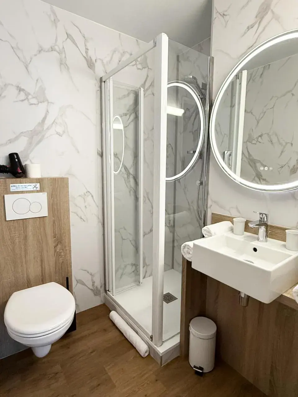 Standard Double Room City Side in Hôtel Beau Soleil Standard Double Room City Side in Hôtel Beau Soleil