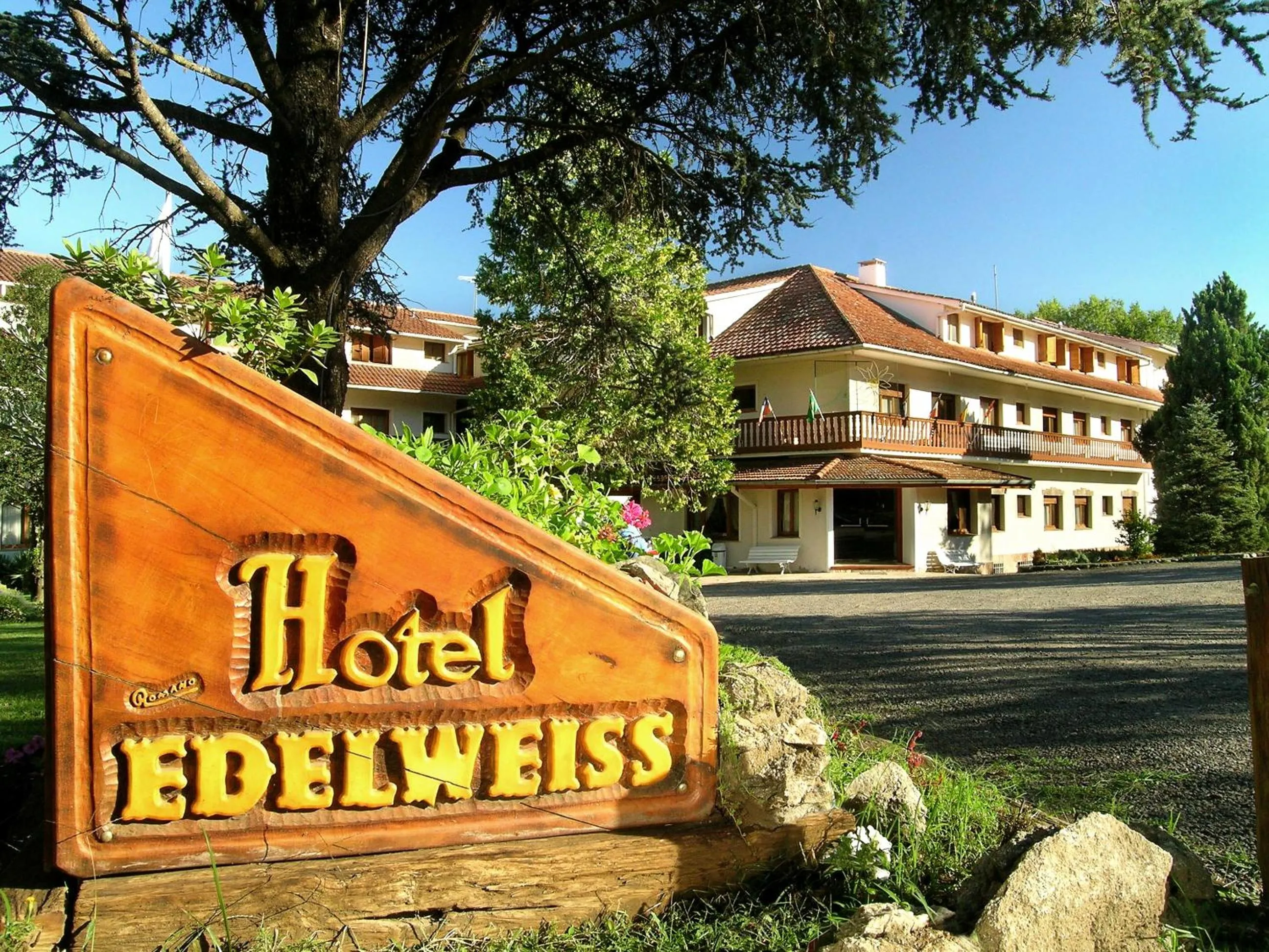Facade/entrance in Hotel Edelweiss
