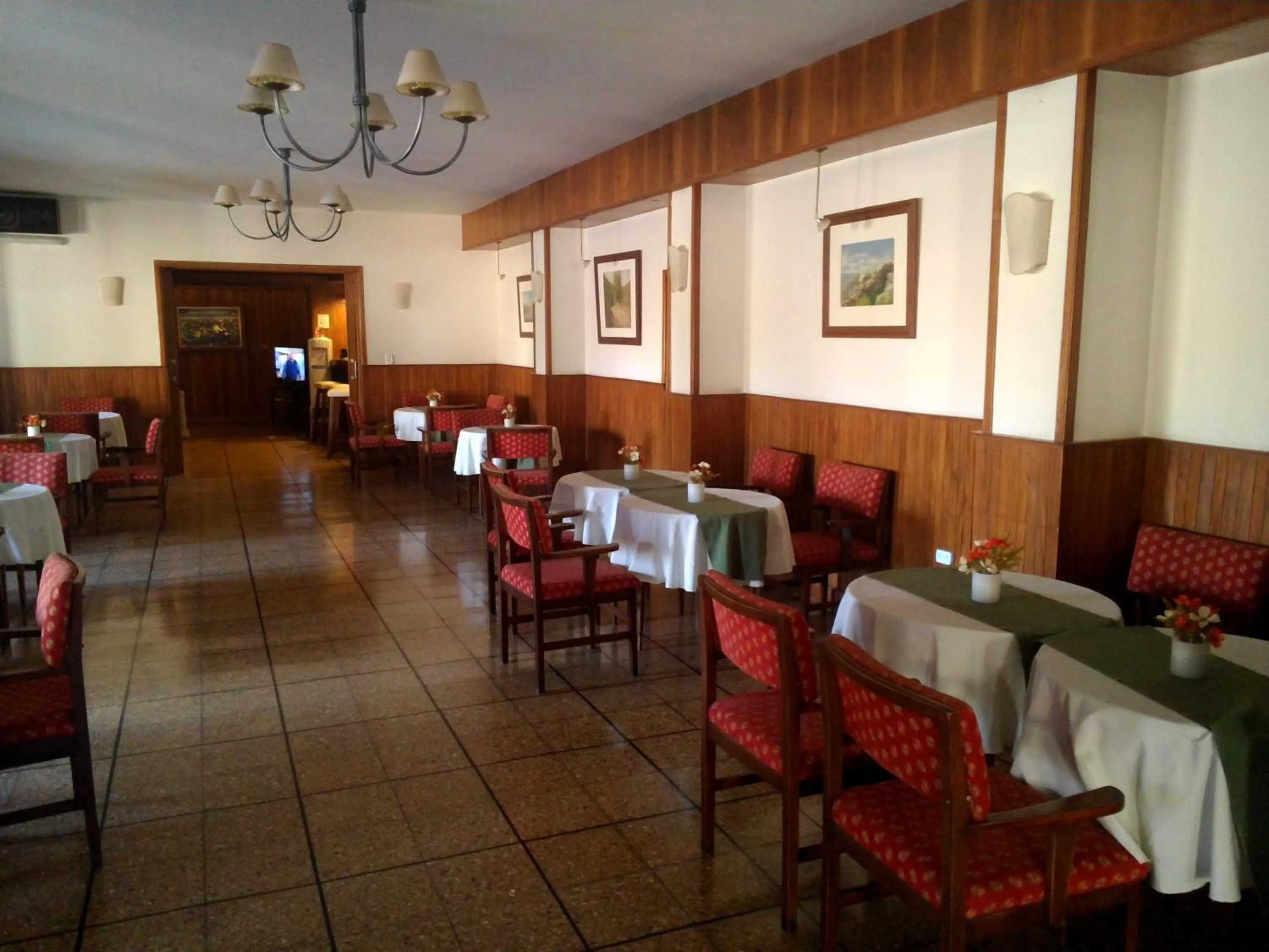 Restaurant/places to eat in Hotel Edelweiss