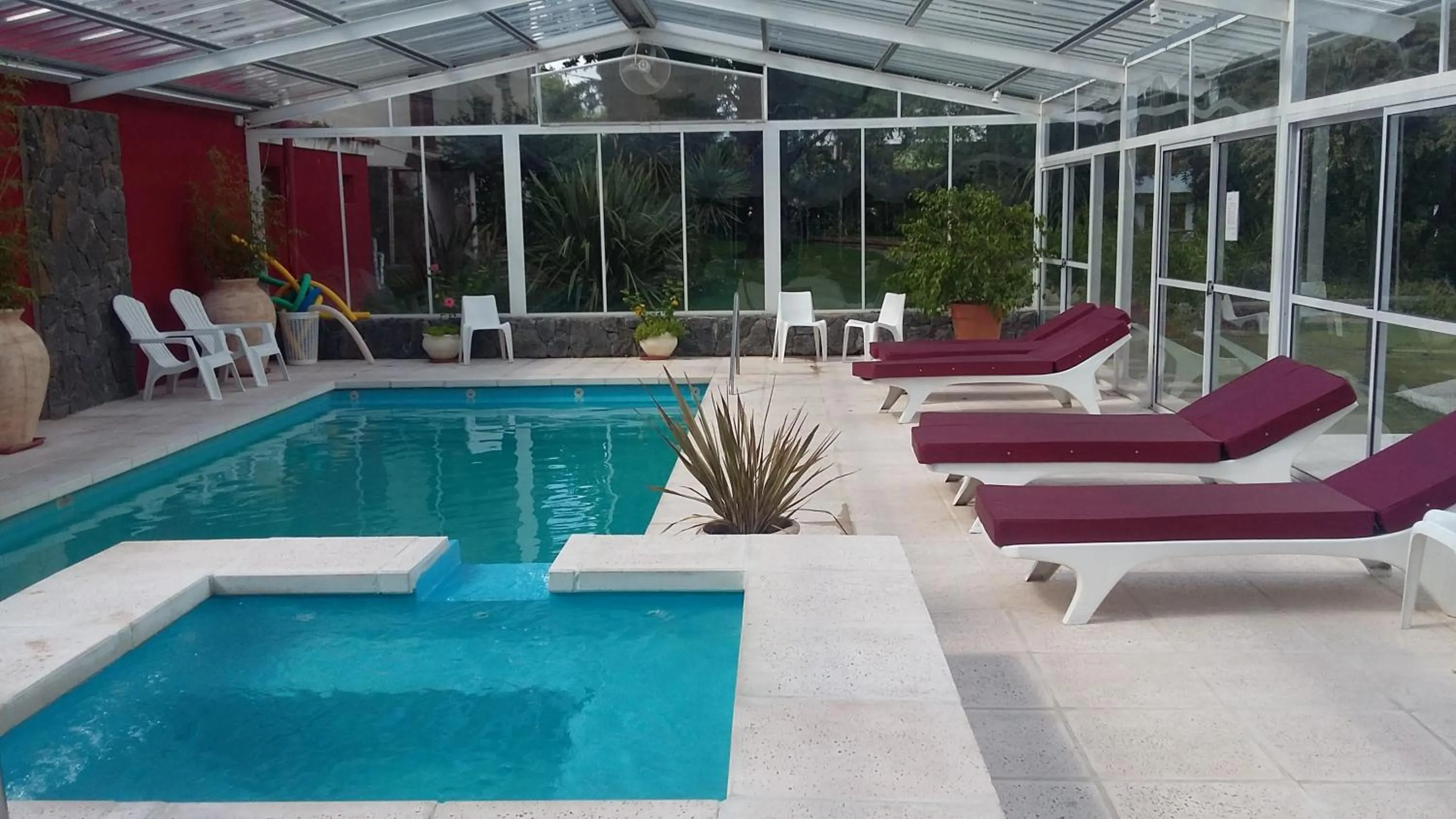 Swimming pool in Hotel Edelweiss