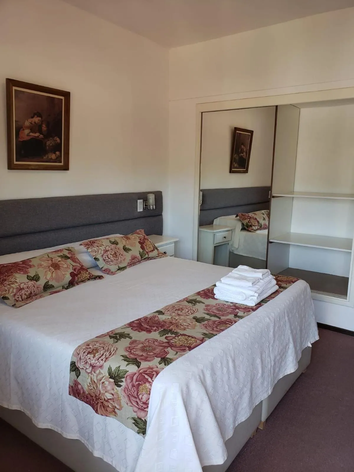 Bed in Hotel Edelweiss