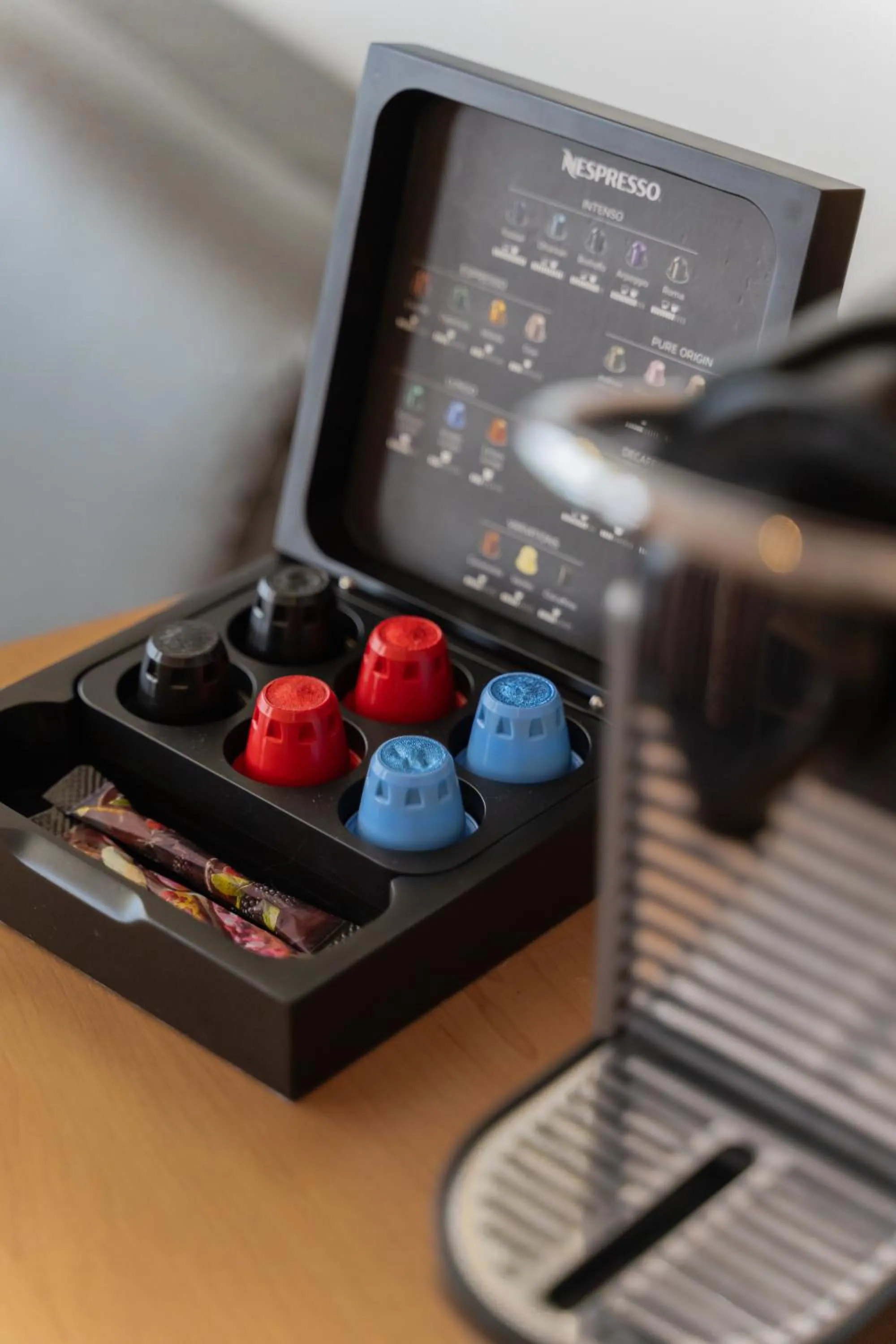 Coffee/tea facilities in Hotel & Living Am Wartturm - Hotel & Apartments