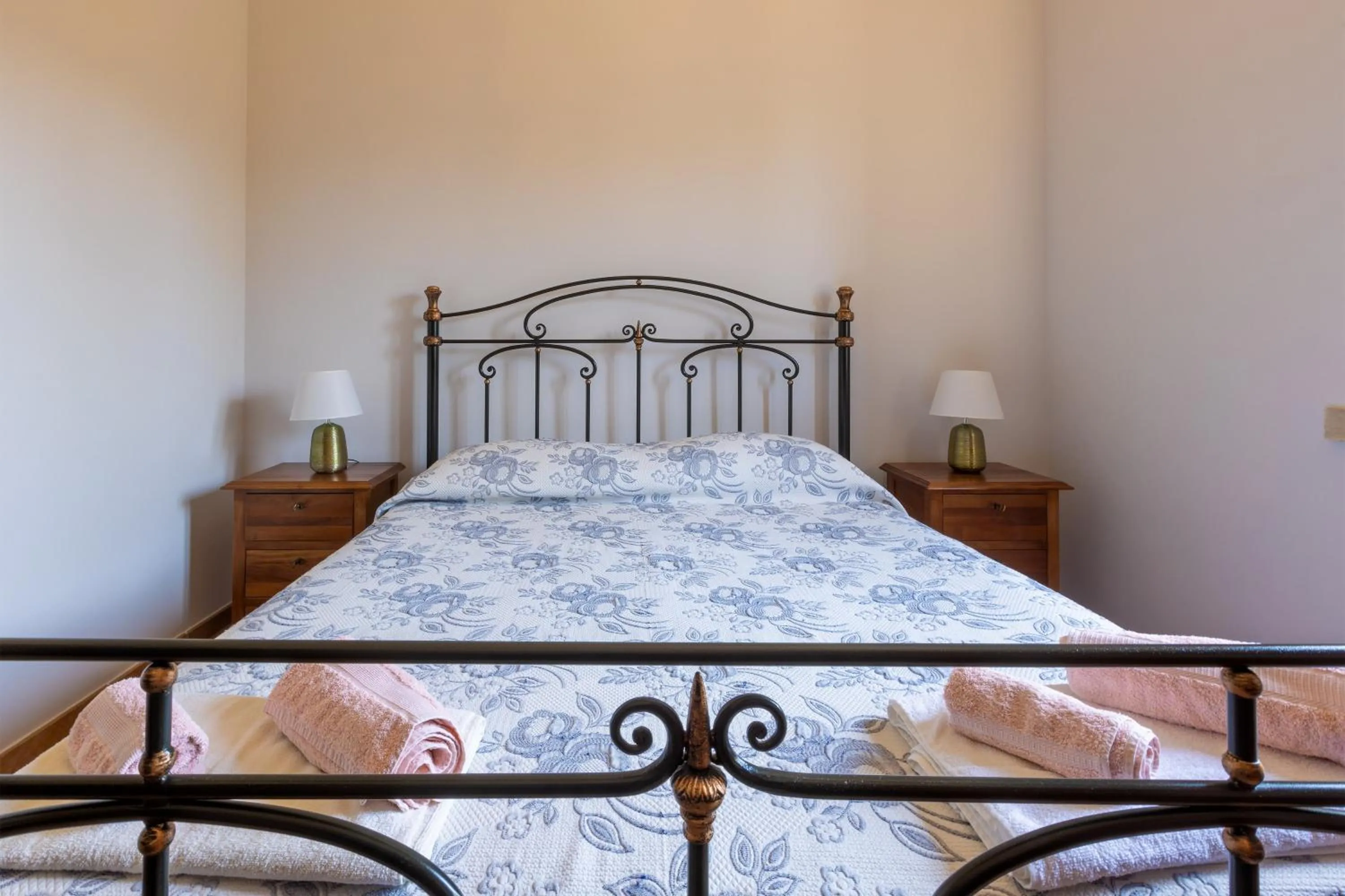 Bed in Casa Ulmi con piscina