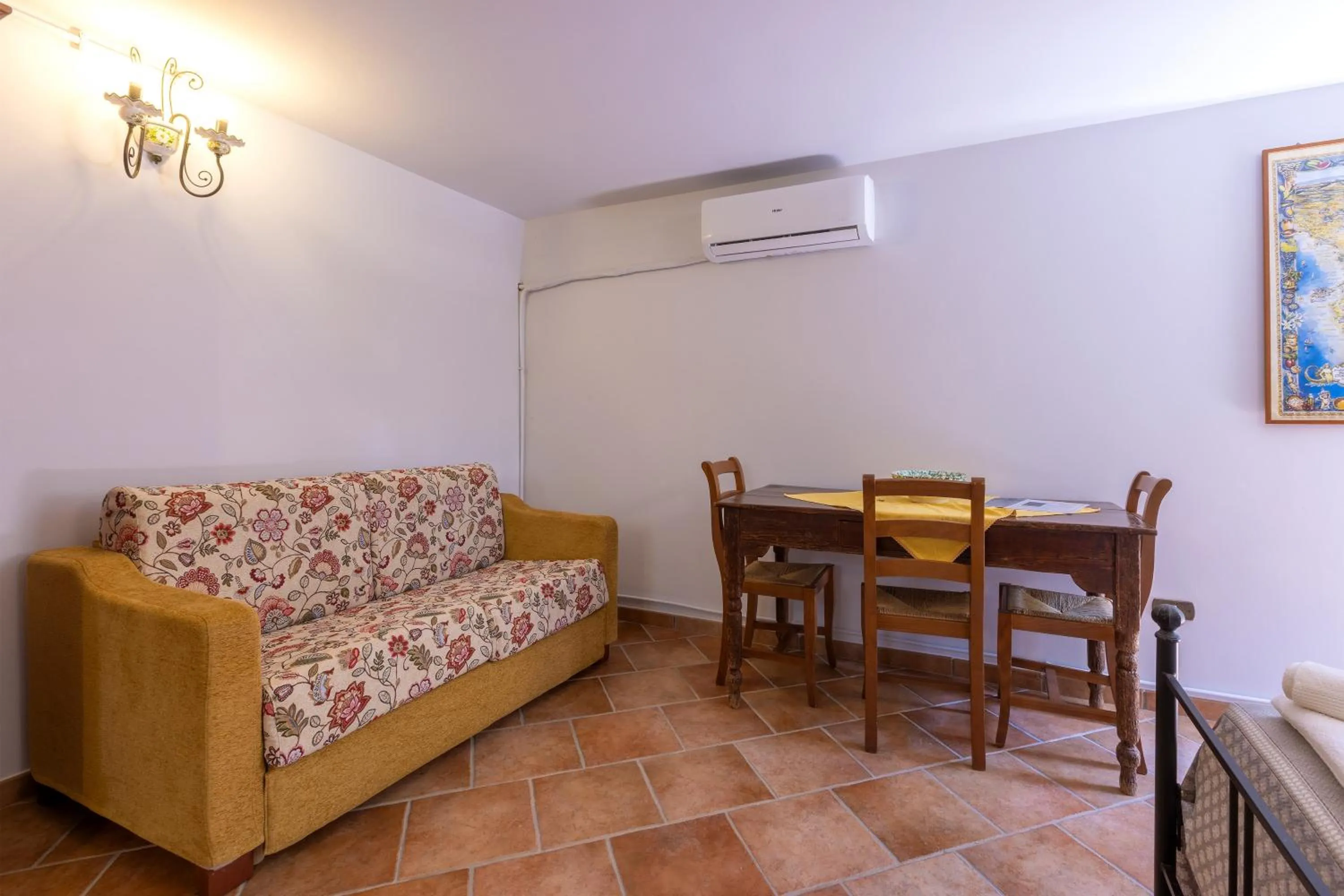 Bedroom in Casa Ulmi con piscina