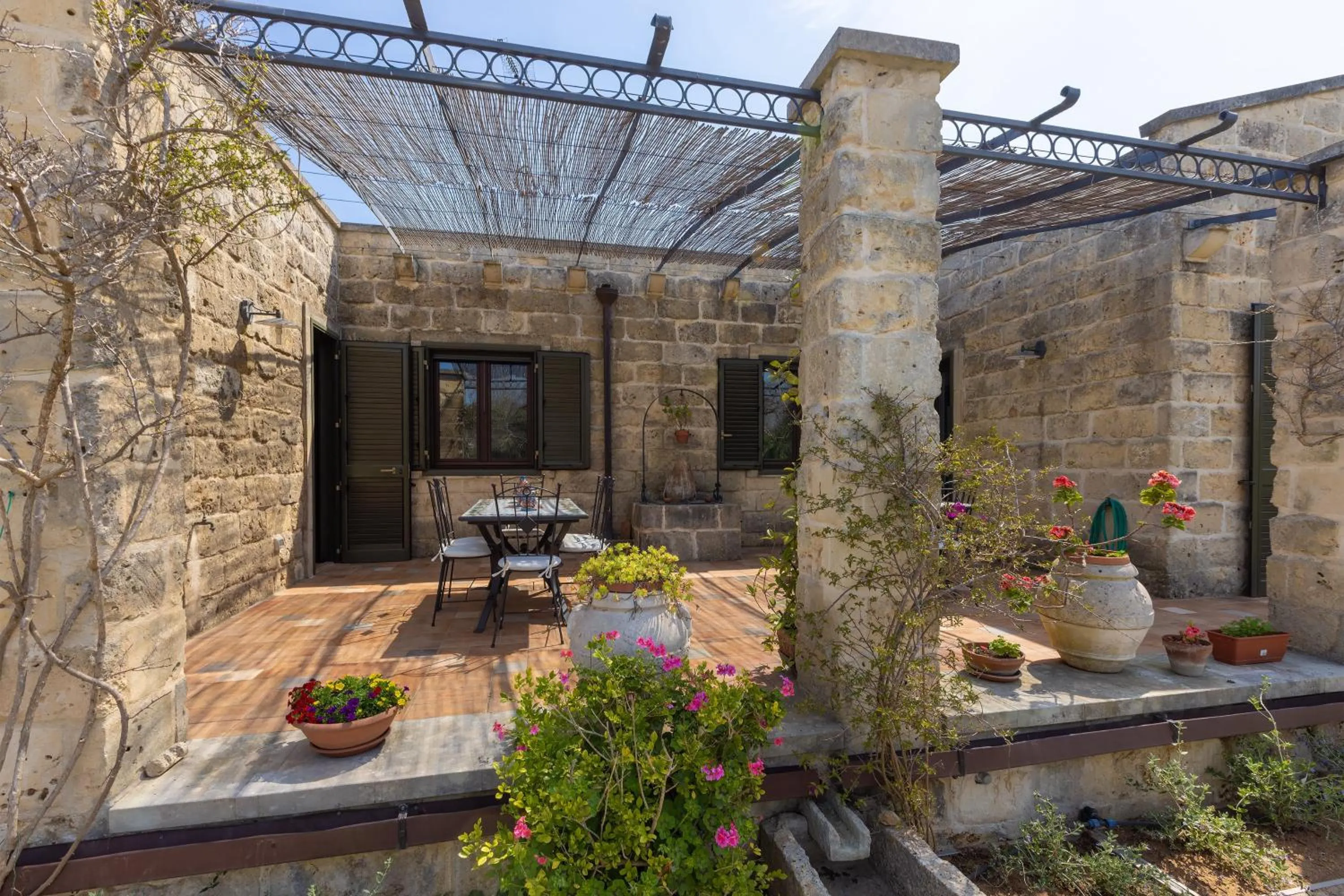 Garden view in Casa Ulmi con piscina