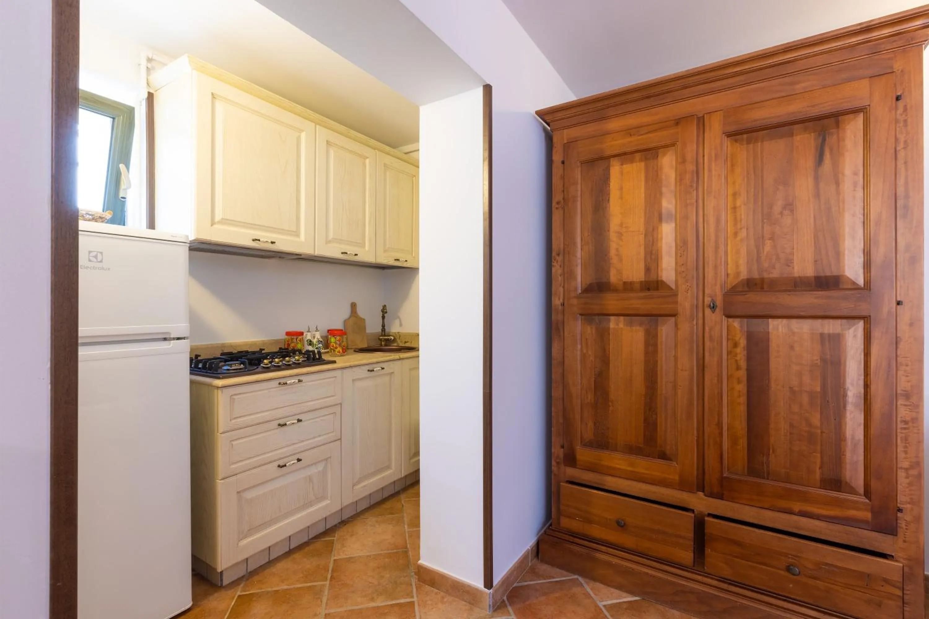 kitchen in Casa Ulmi con piscina