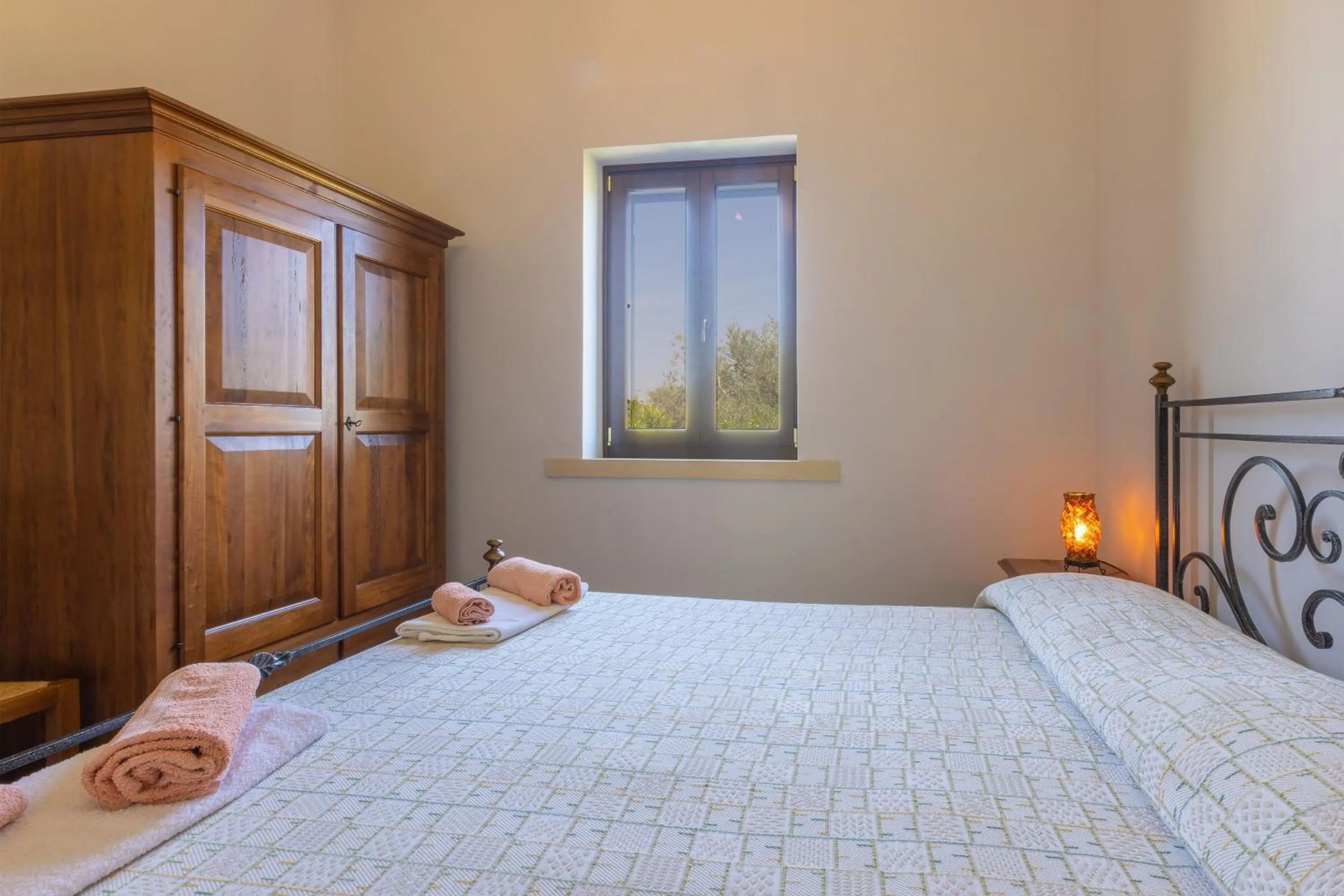 Bedroom, Bed in Casa Ulmi con piscina