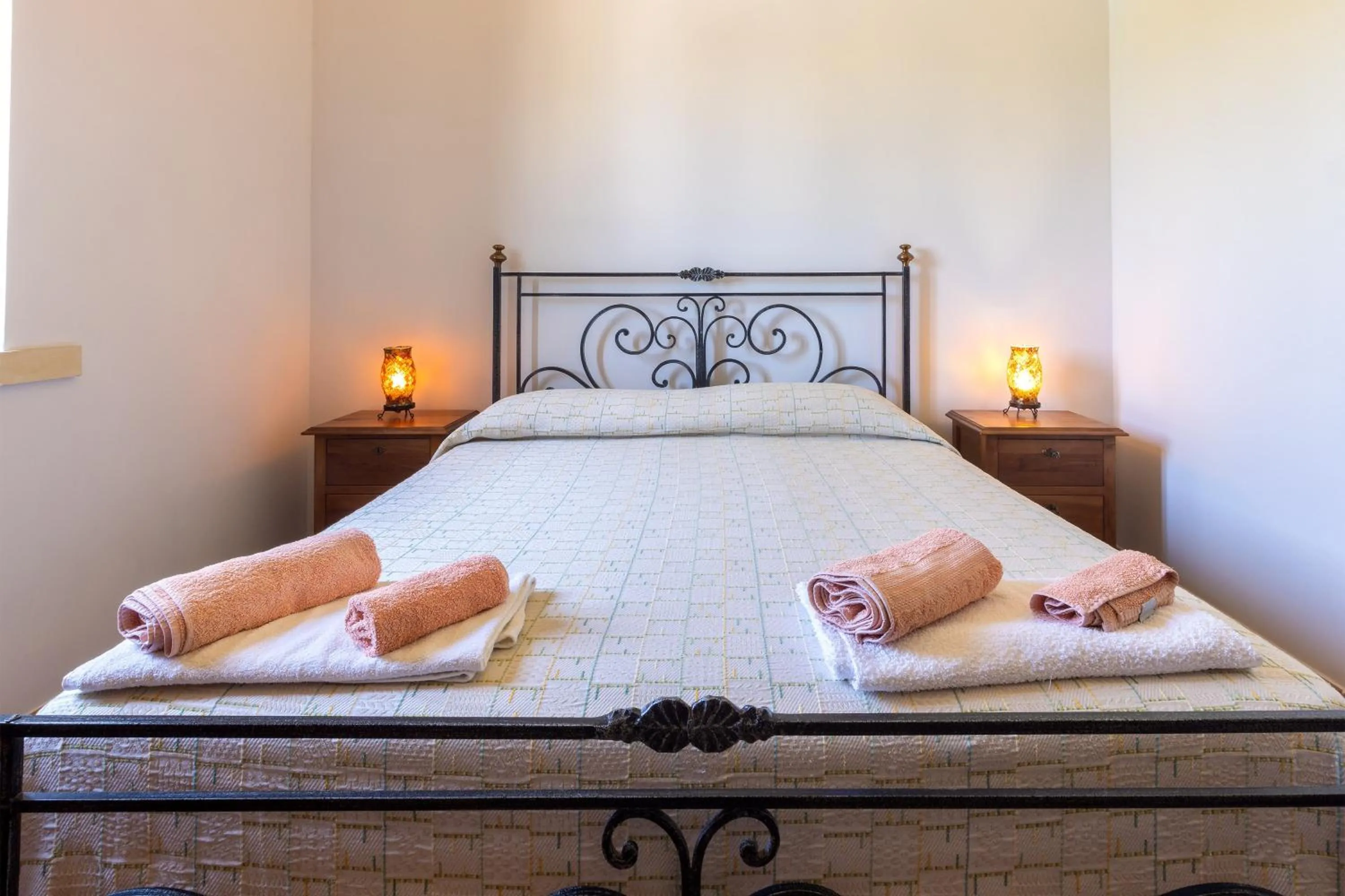 Bedroom, Bed in Casa Ulmi con piscina