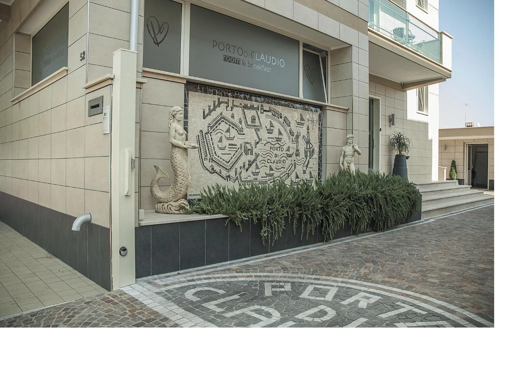 Facade/entrance in Porto Di Claudio