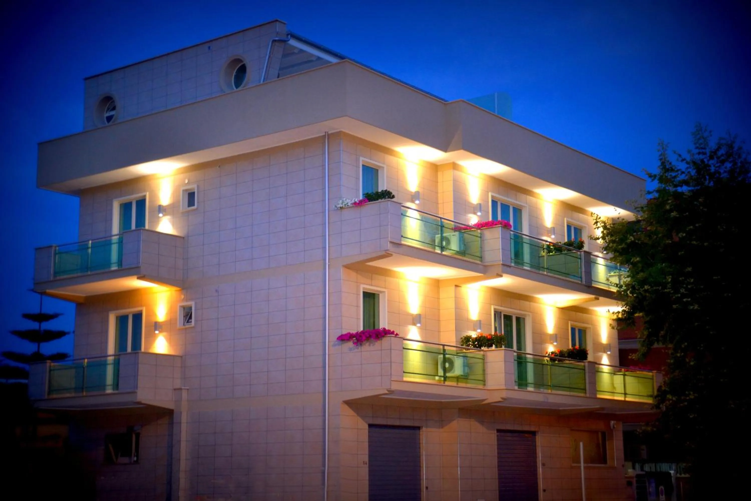Facade/entrance in Porto Di Claudio