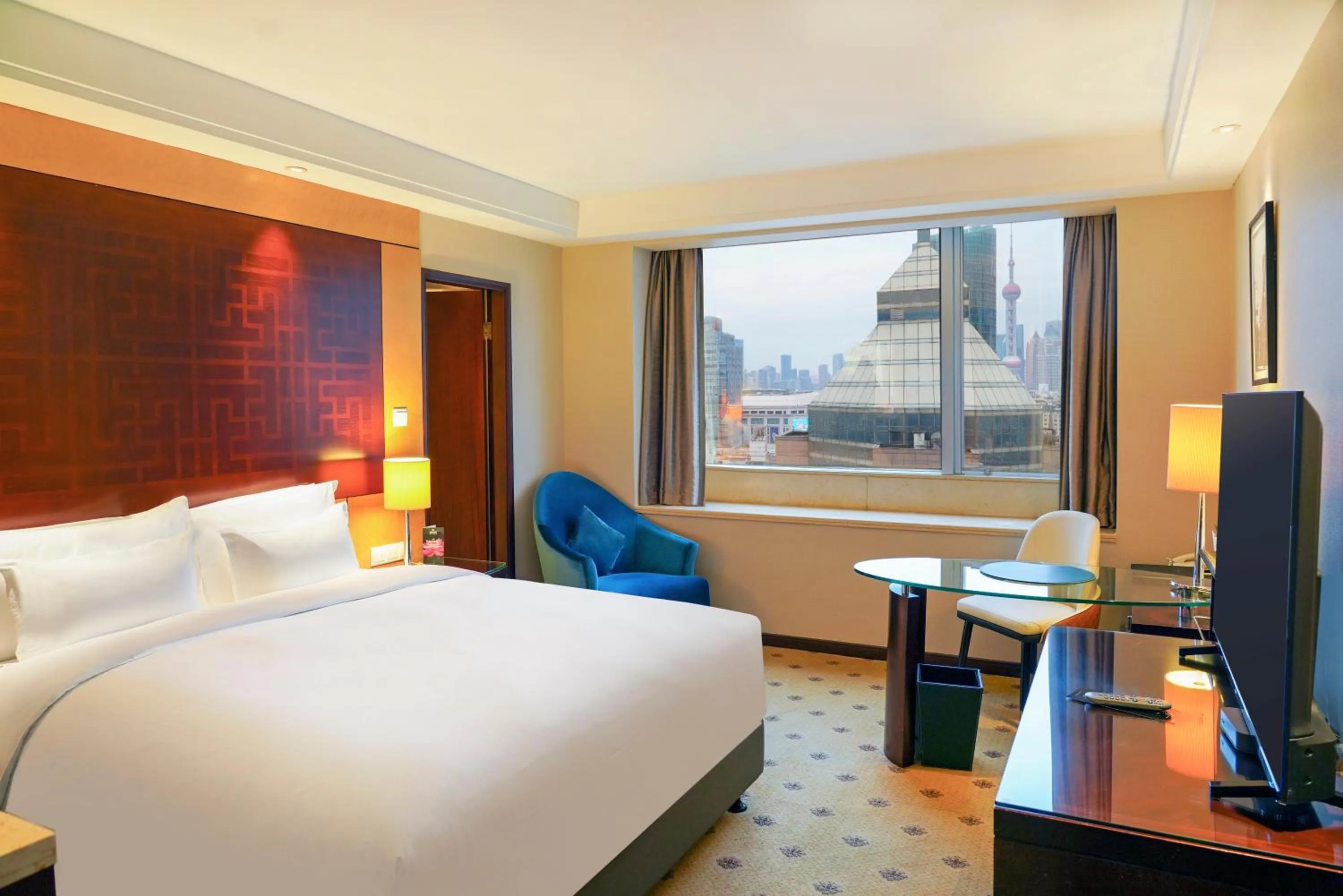 Photo of the whole room, Bed in Radisson Collection Hyland Shanghai
