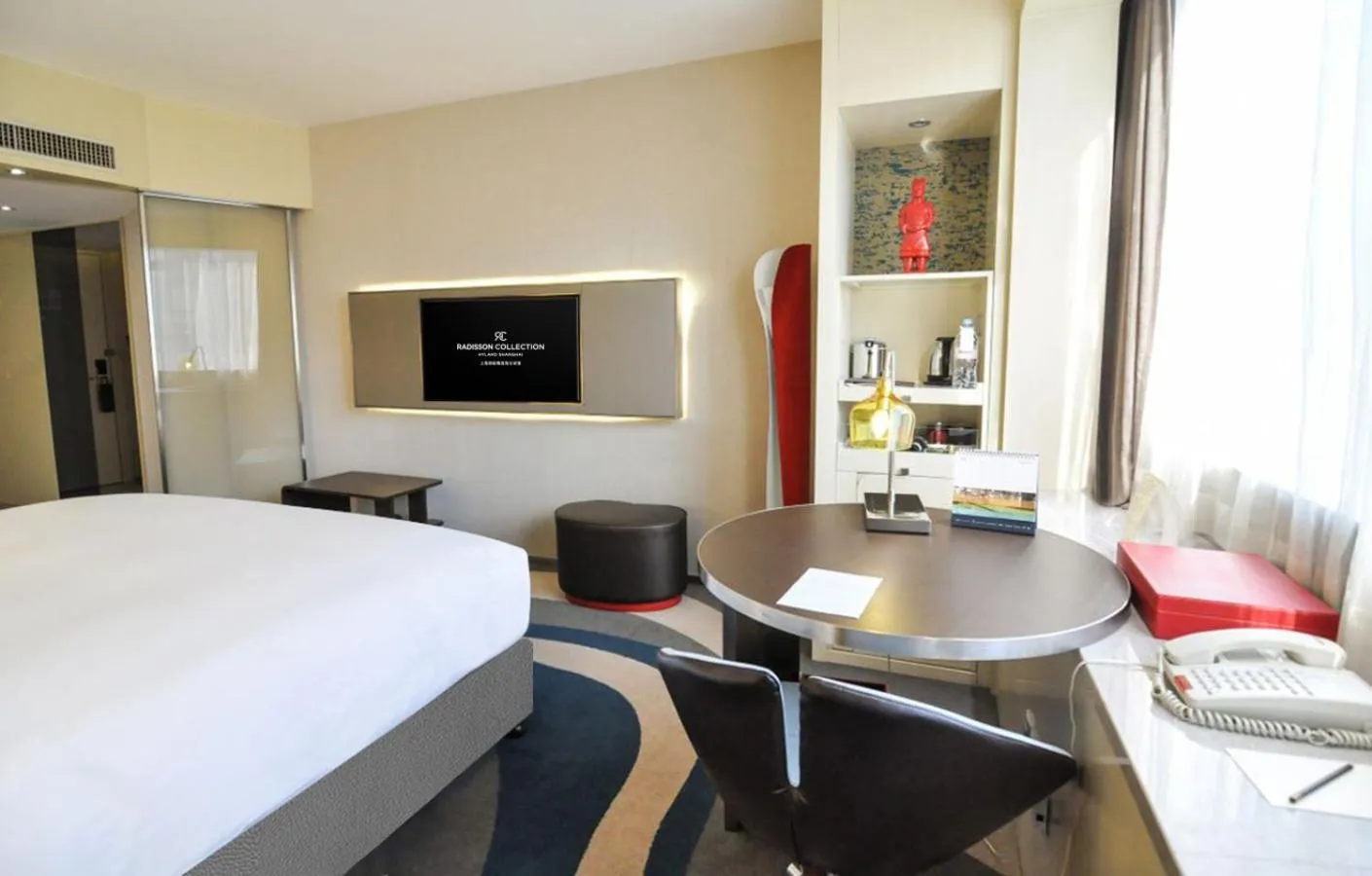 Photo of the whole room, Bed in Radisson Collection Hyland Shanghai