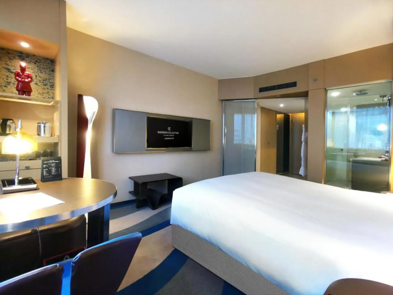 Photo of the whole room, Bed in Radisson Collection Hyland Shanghai