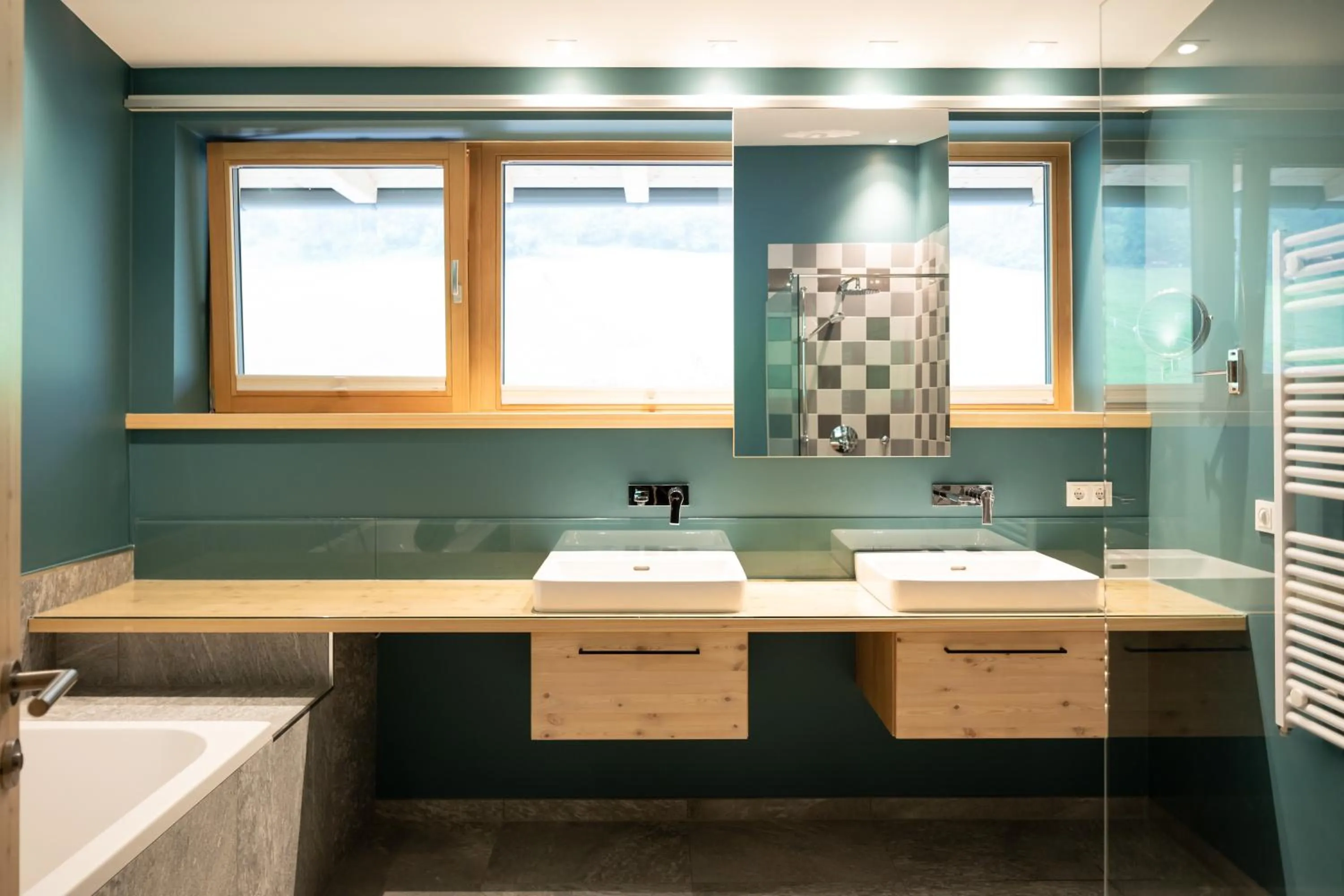 Shower in Hotel Neusacherhof