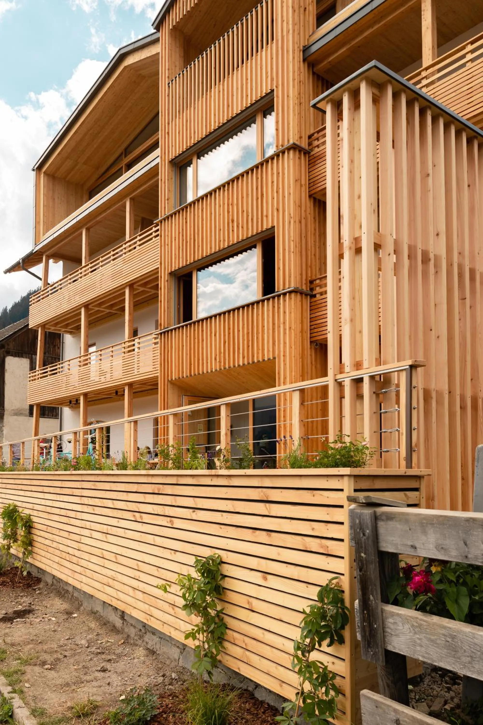 Facade/entrance in Hotel Neusacherhof