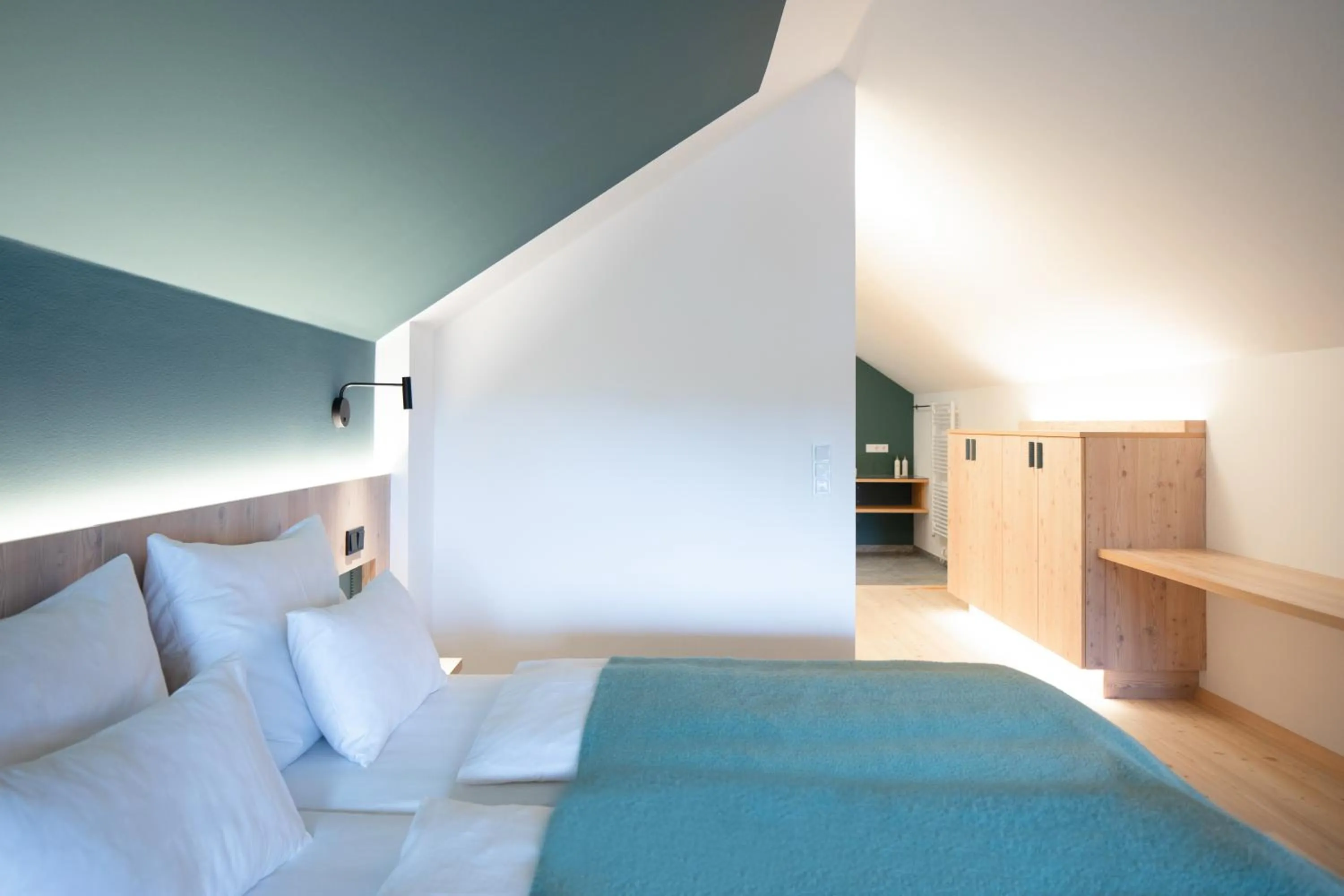 Bed in Hotel Neusacherhof