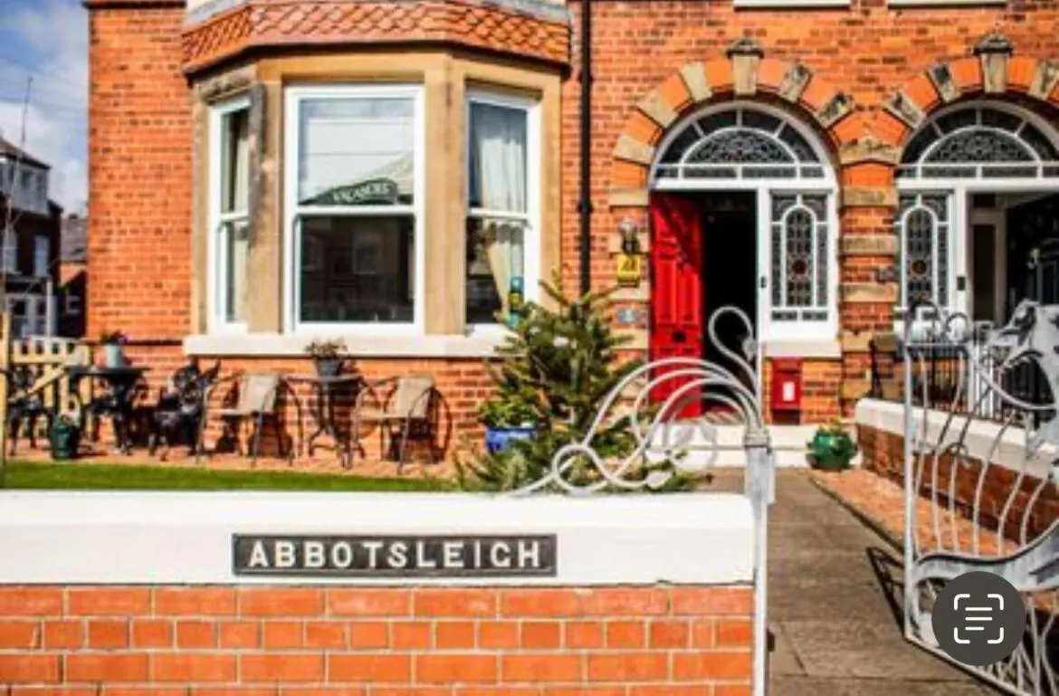 Property building in Abbotsleigh of Whitby