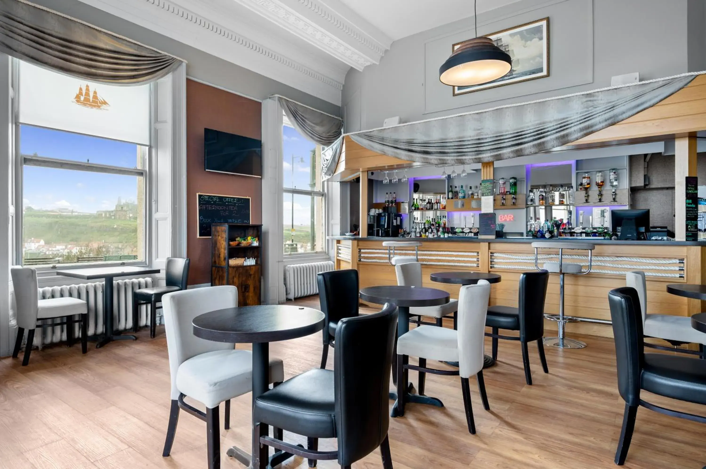 Property building in Royal Whitby Property building in Royal Whitby