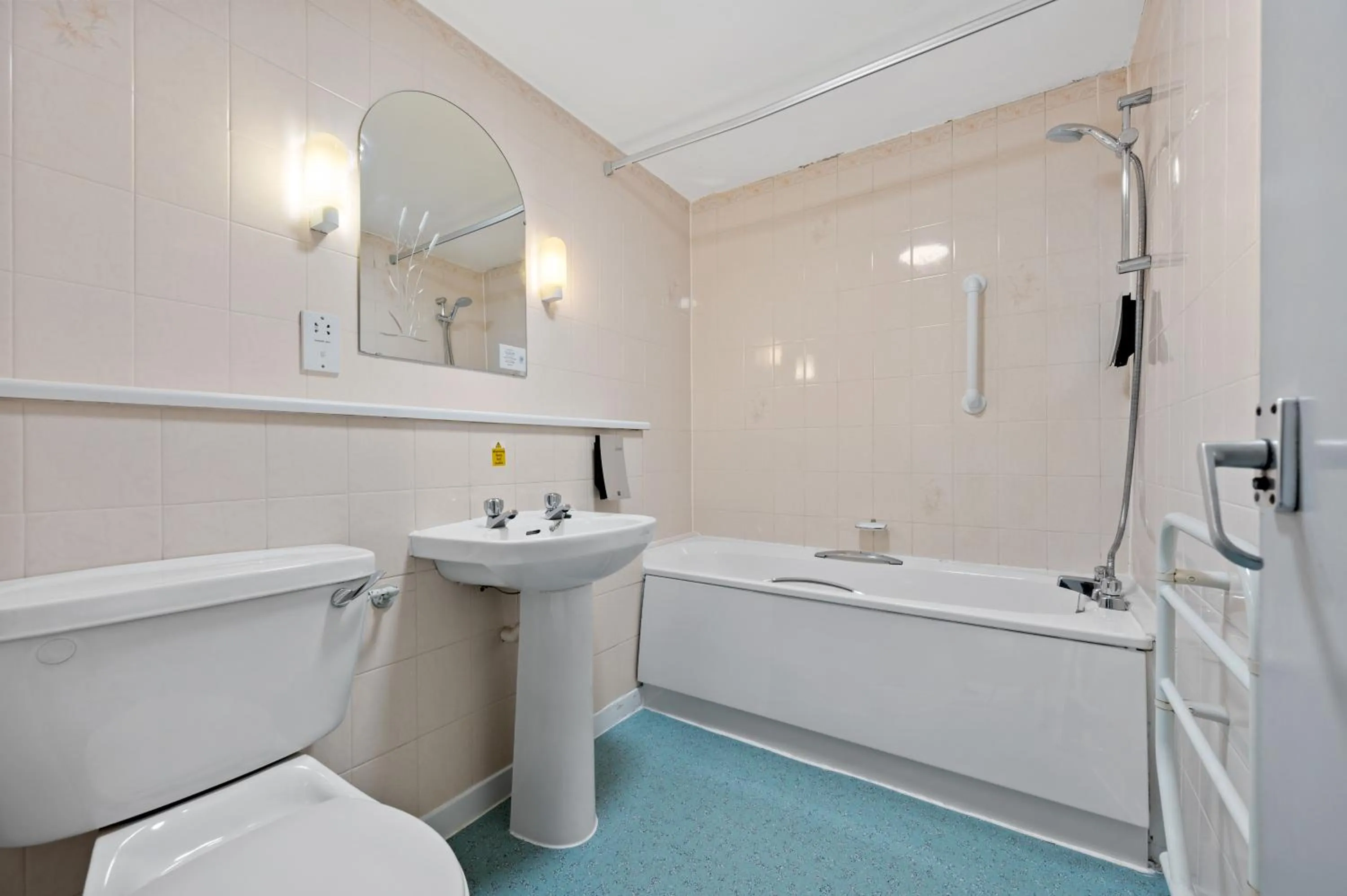 Shower in Royal Whitby