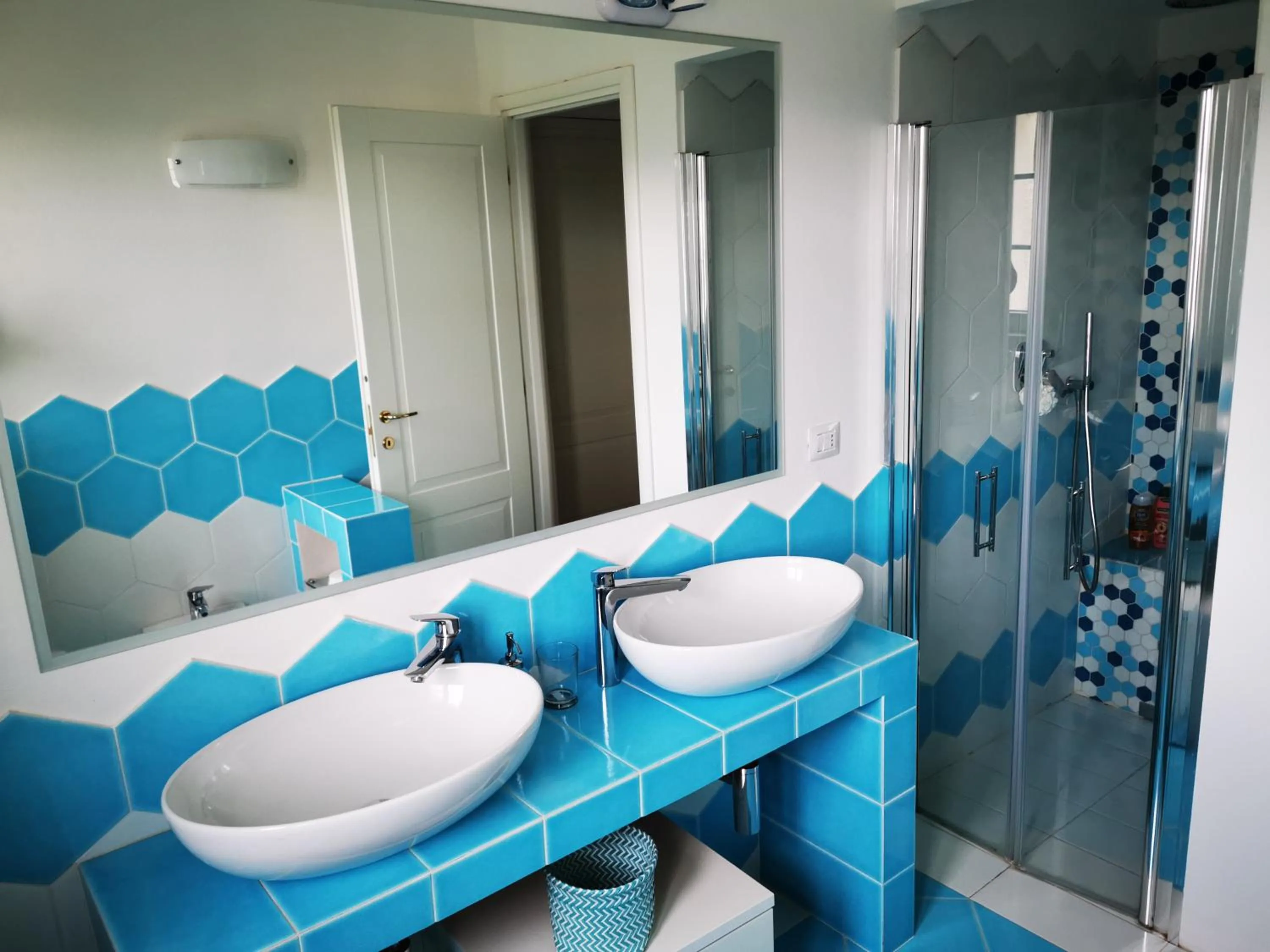 Shower in B&B Luna Nuova