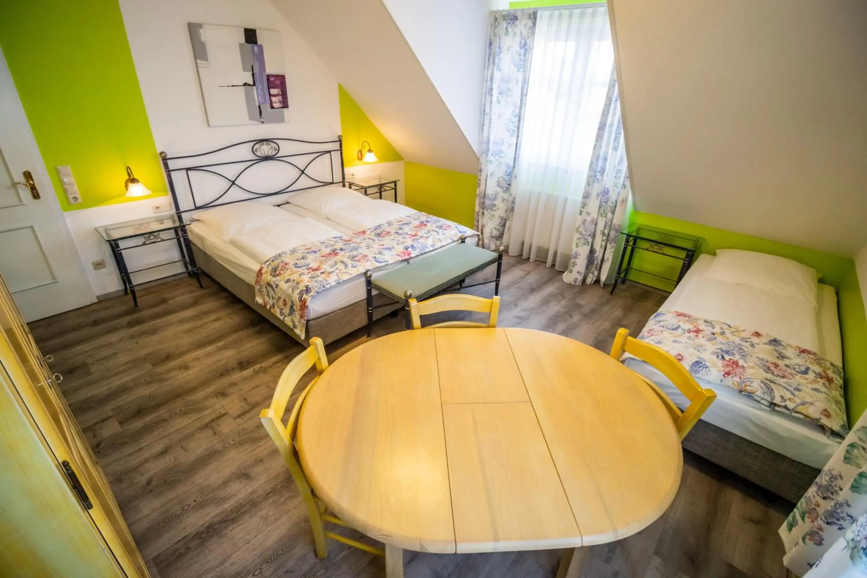 Triple Room with Bathroom in Hotel Gasthof Rössle Triple Room with Bathroom in Hotel Gasthof Rössle