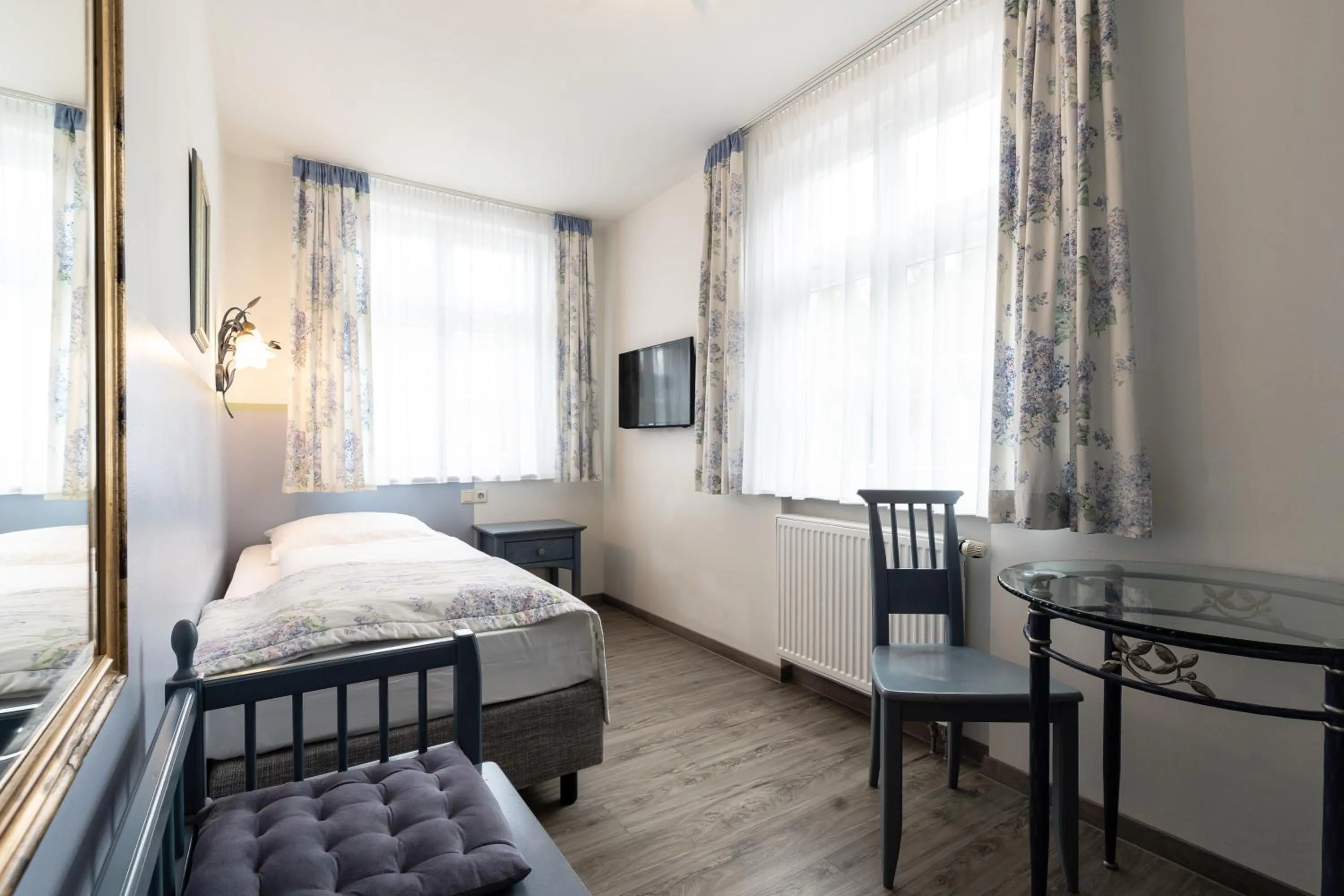 Balcony/Terrace, Bed in Hotel Gasthof Rössle