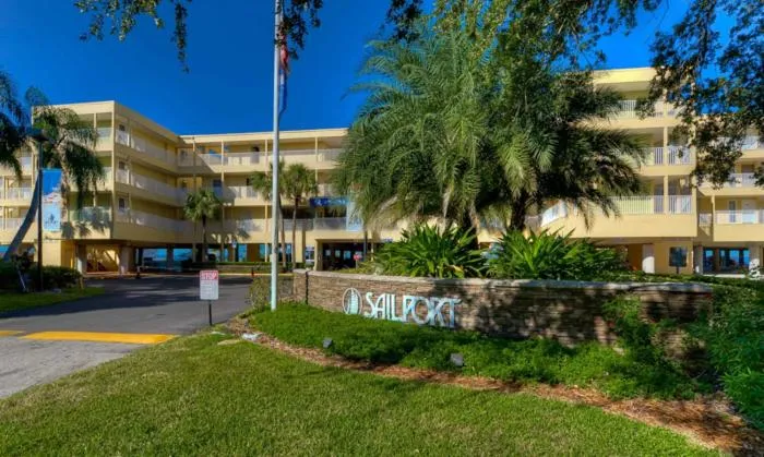 Property building in 409-Waterfront View, WIFI, Pool, Close to BUCS Stadium