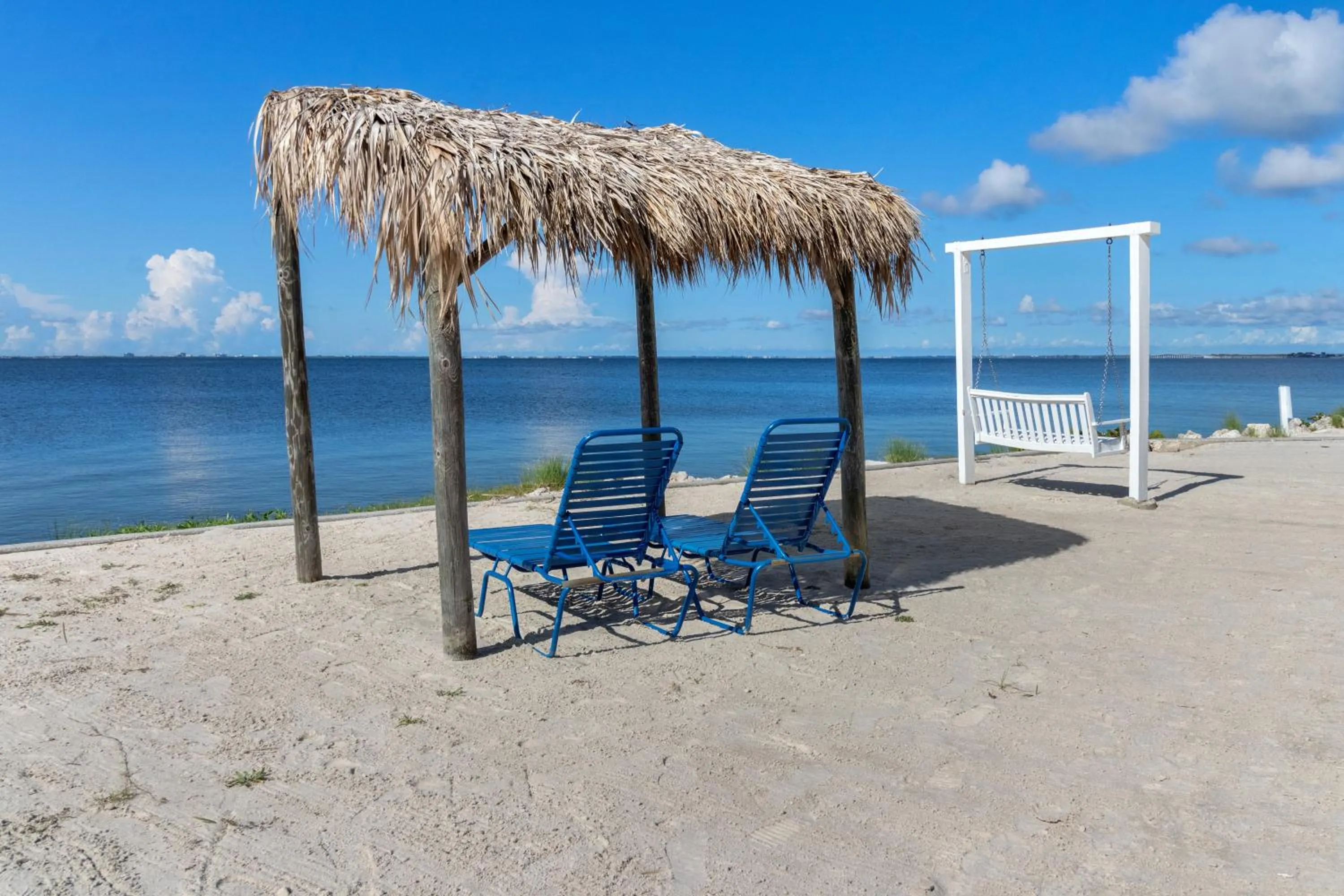 409-Waterfront View, WIFI, Pool, Close to BUCS Stadium