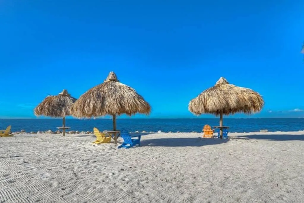 409-Waterfront View, WIFI, Pool, Close to BUCS Stadium