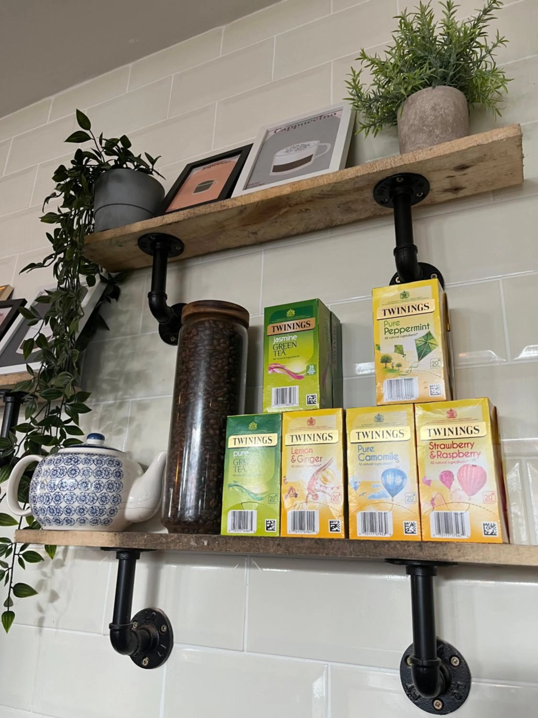 Coffee/tea facilities in The Bournbrook Inn