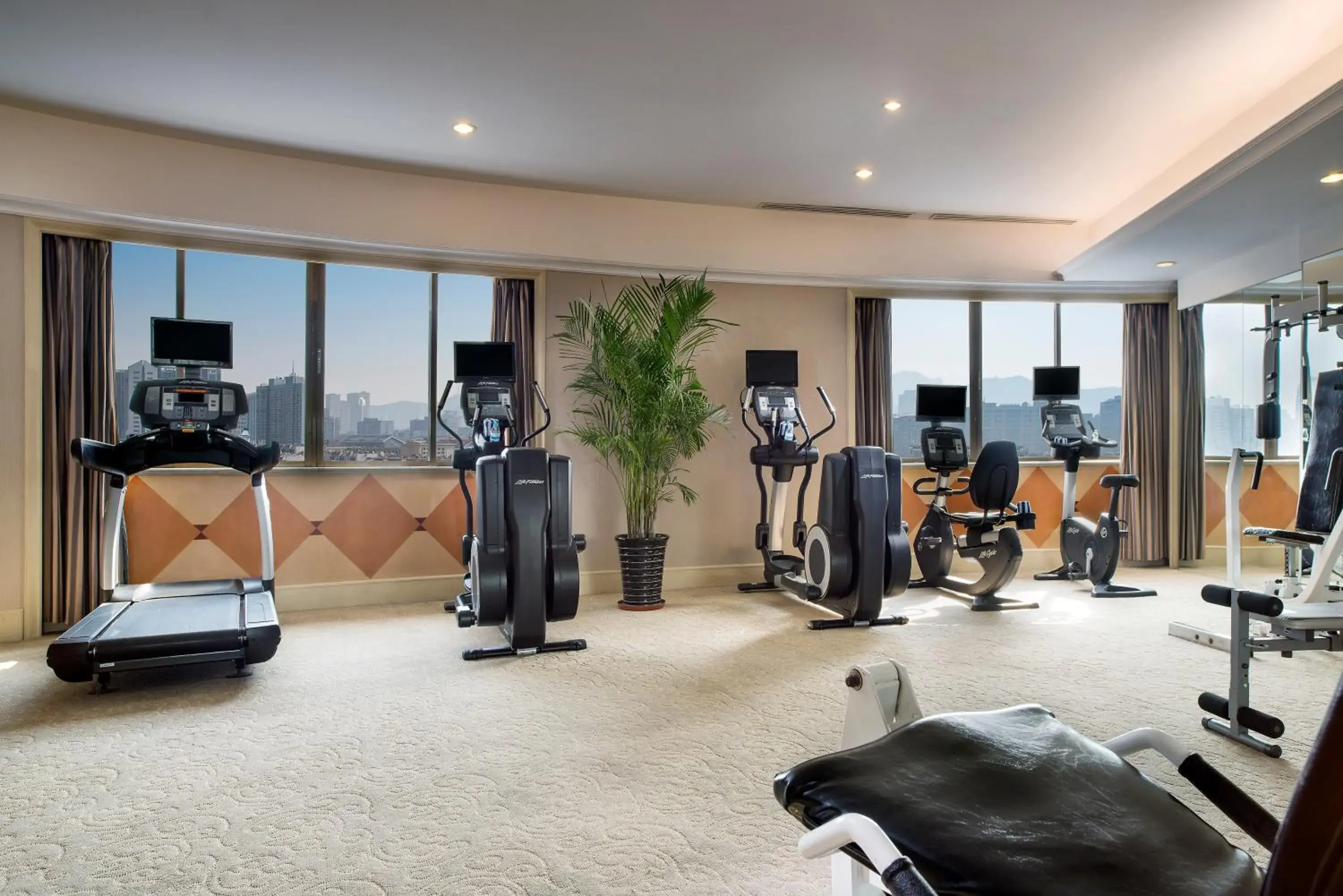 Fitness centre/facilities in Enlux Hotel Fitness centre/facilities in Enlux Hotel