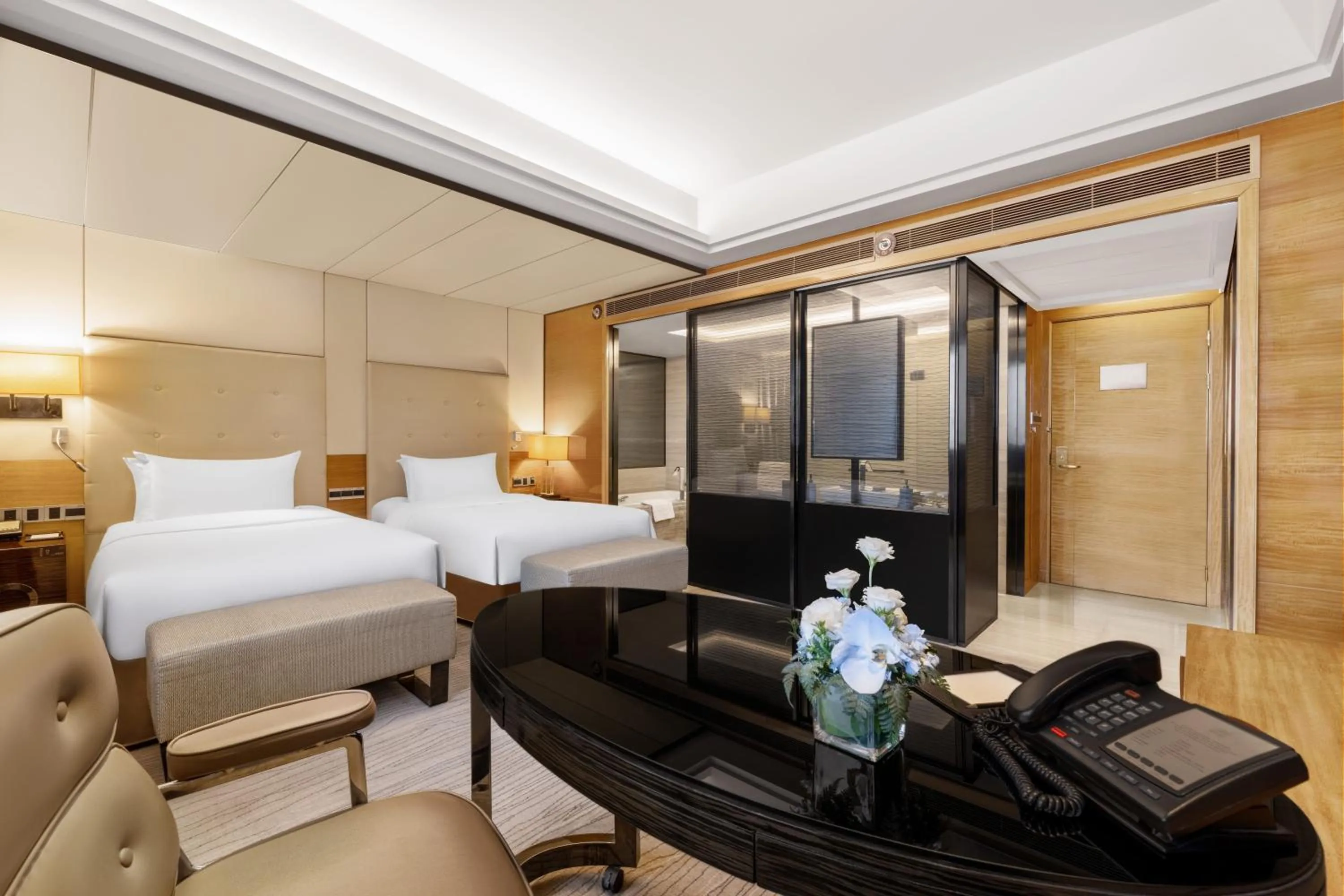 Property building, Bed in Enlux Hotel