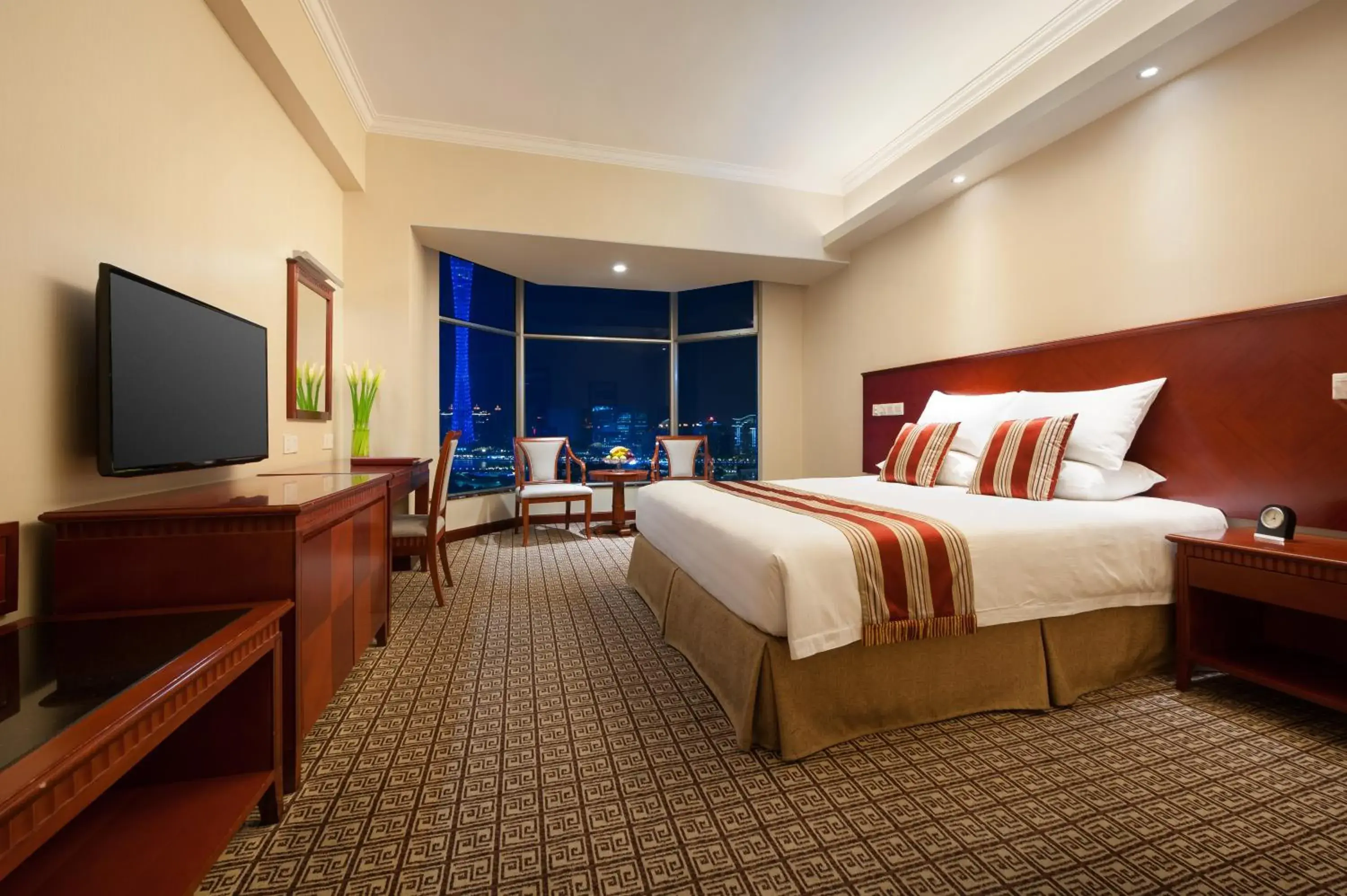 Bed in Ramada by Wyndham Pearl Guangzhou-Canton Fair Free Shuttle Bus Bed in Ramada by Wyndham Pearl Guangzhou-Canton Fair Free Shuttle Bus