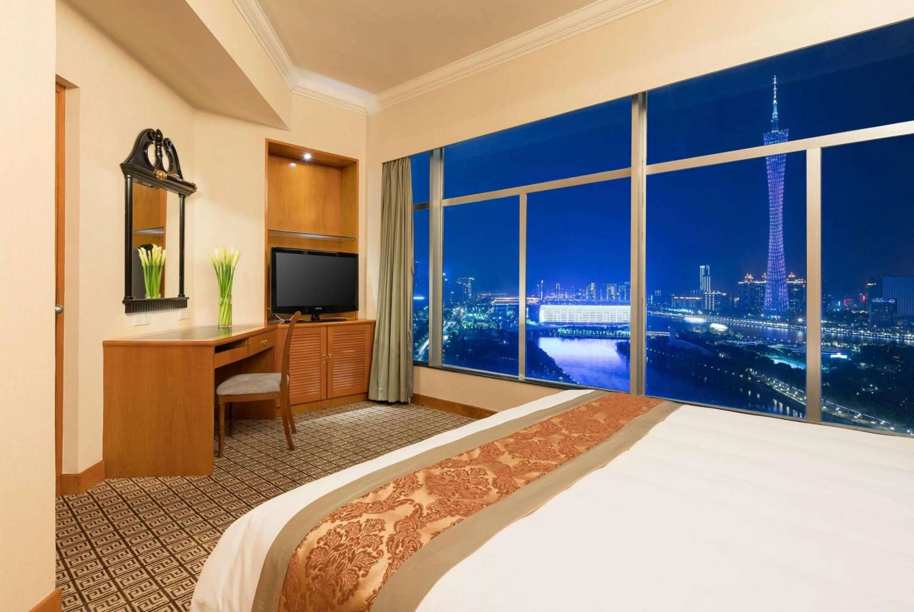 Photo of the whole room, Bed in Ramada by Wyndham Pearl Guangzhou