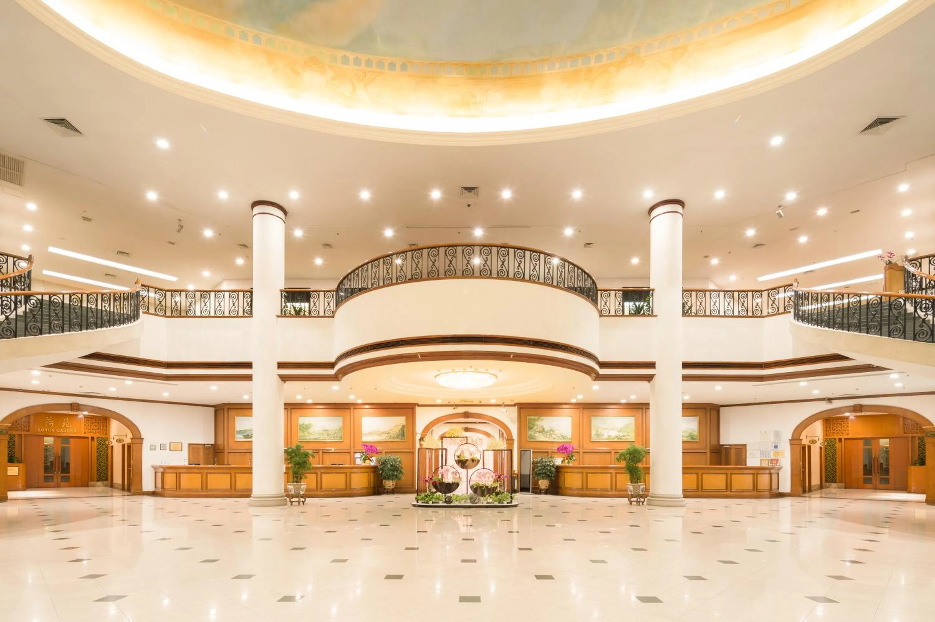 Lobby or reception in Ramada by Wyndham Pearl Guangzhou-Canton Fair Free Shuttle Bus