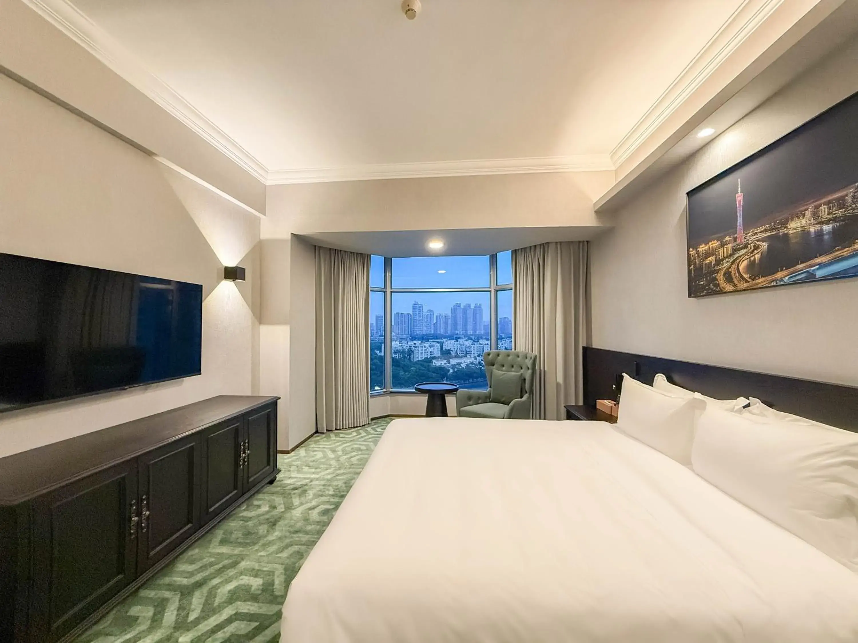 Bed in Ramada by Wyndham Pearl Guangzhou-Canton Fair Free Shuttle Bus Bed in Ramada by Wyndham Pearl Guangzhou-Canton Fair Free Shuttle Bus
