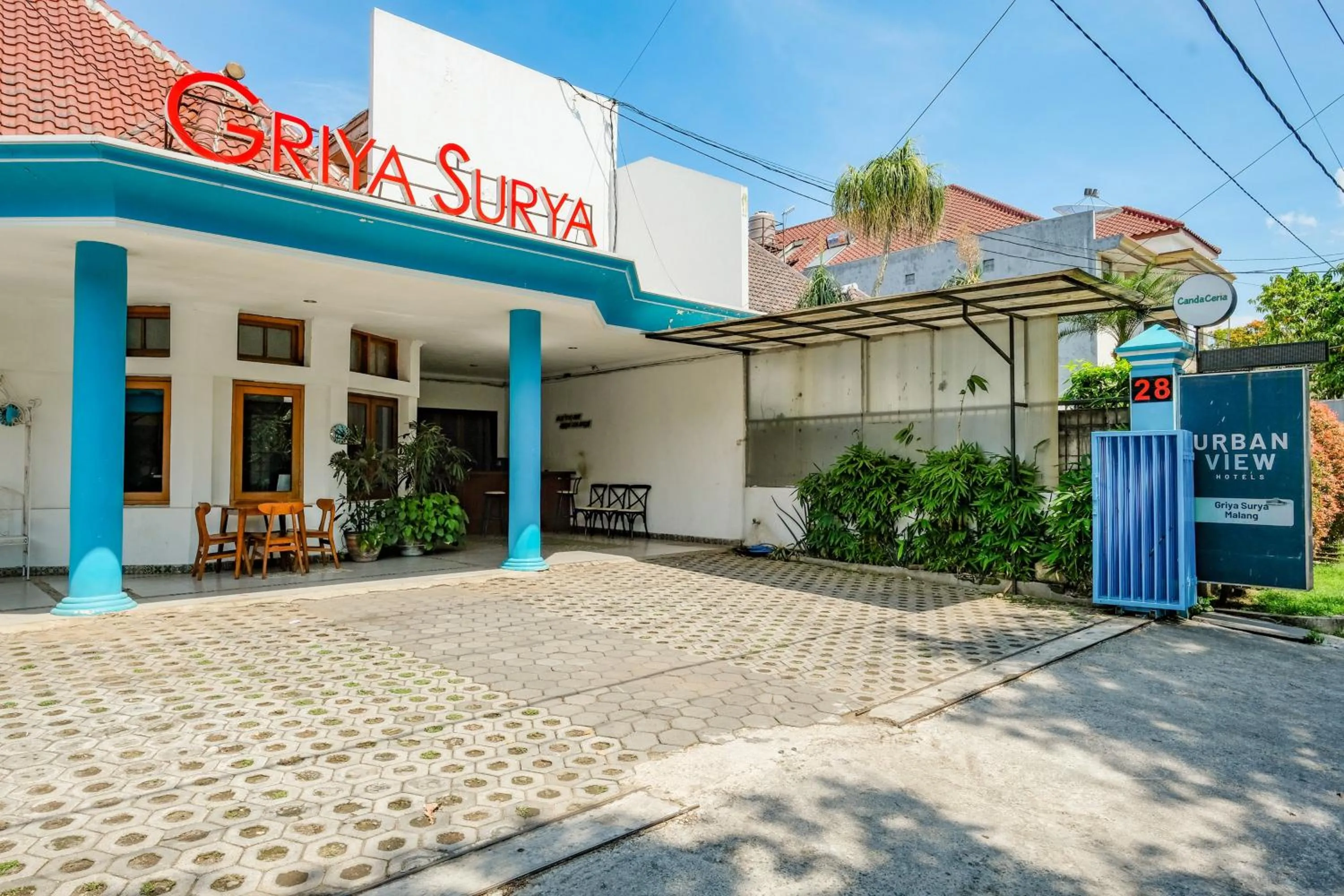 Facade/entrance in Urbanview Hotel Griya Surya Malang by RedDoorz