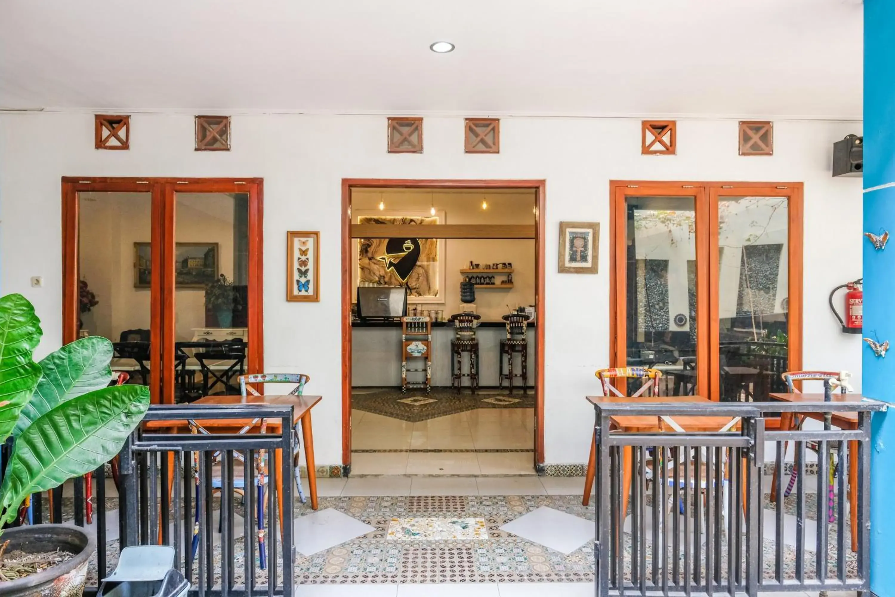 Restaurant/places to eat in Urbanview Hotel Griya Surya Malang by RedDoorz Restaurant/places to eat in Urbanview Hotel Griya Surya Malang by RedDoorz