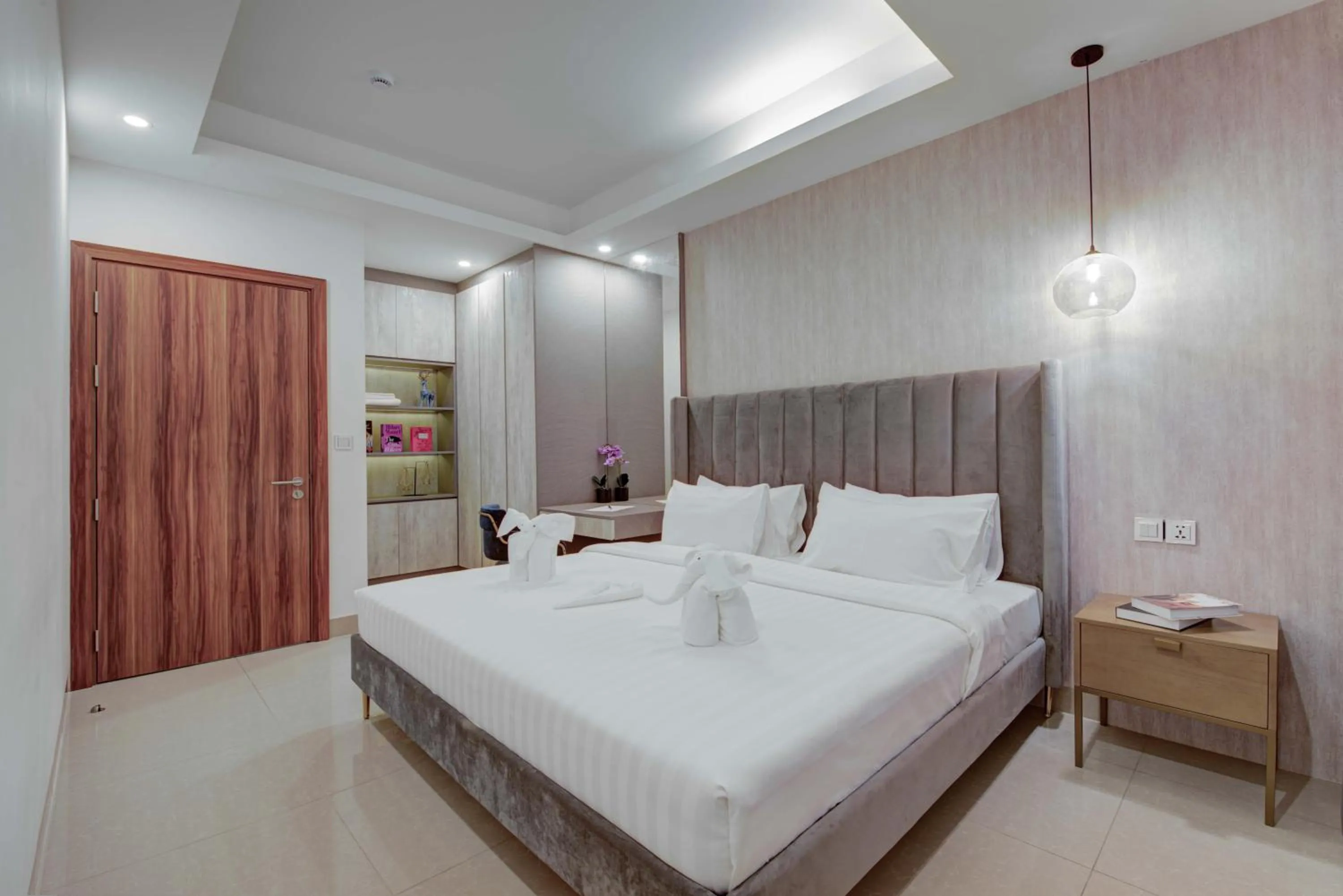 Bedroom, Bed in Sky Tree Hotel by New World Hospitality