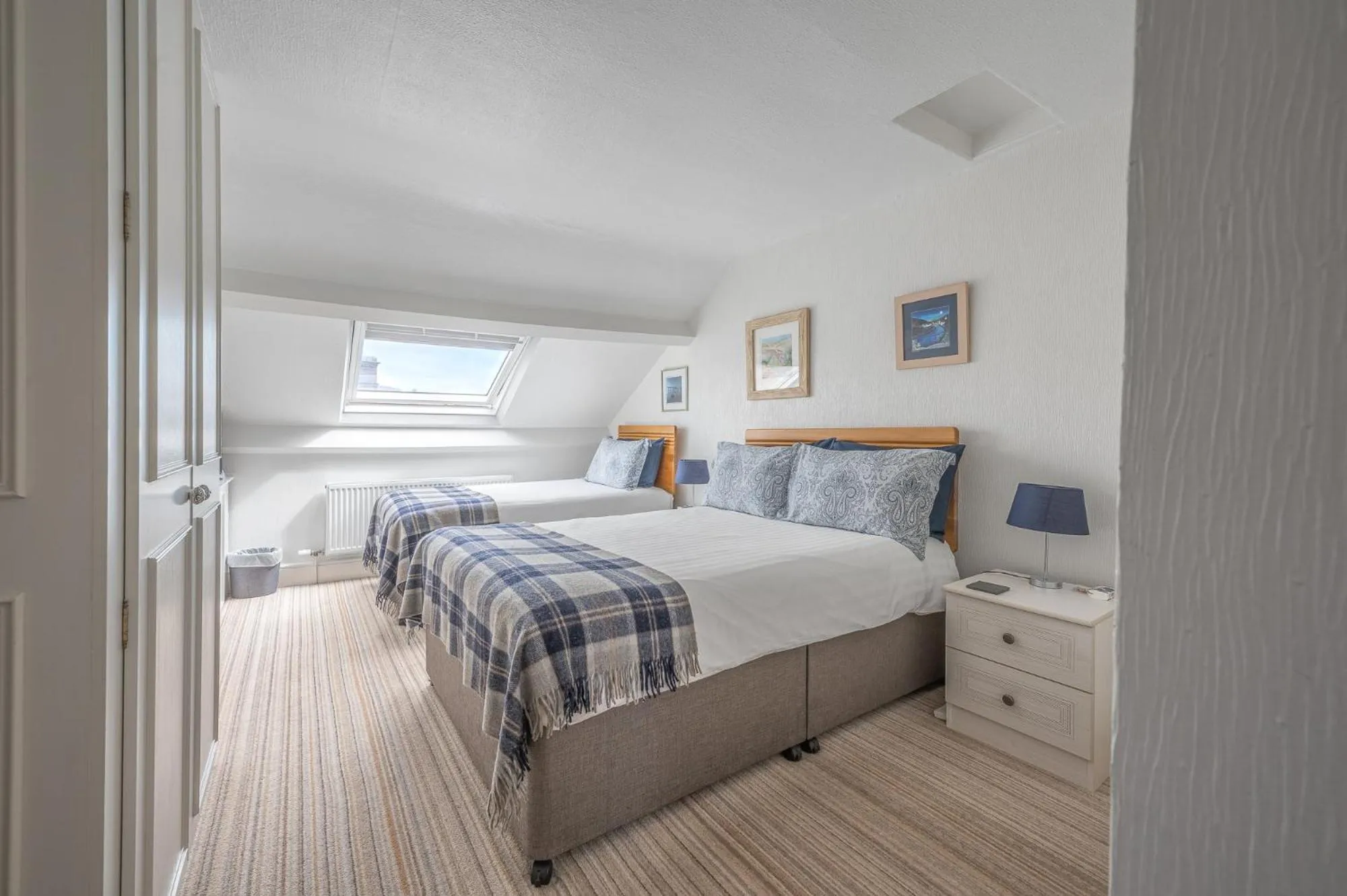 Photo of the whole room, Bed in Blue Swallow