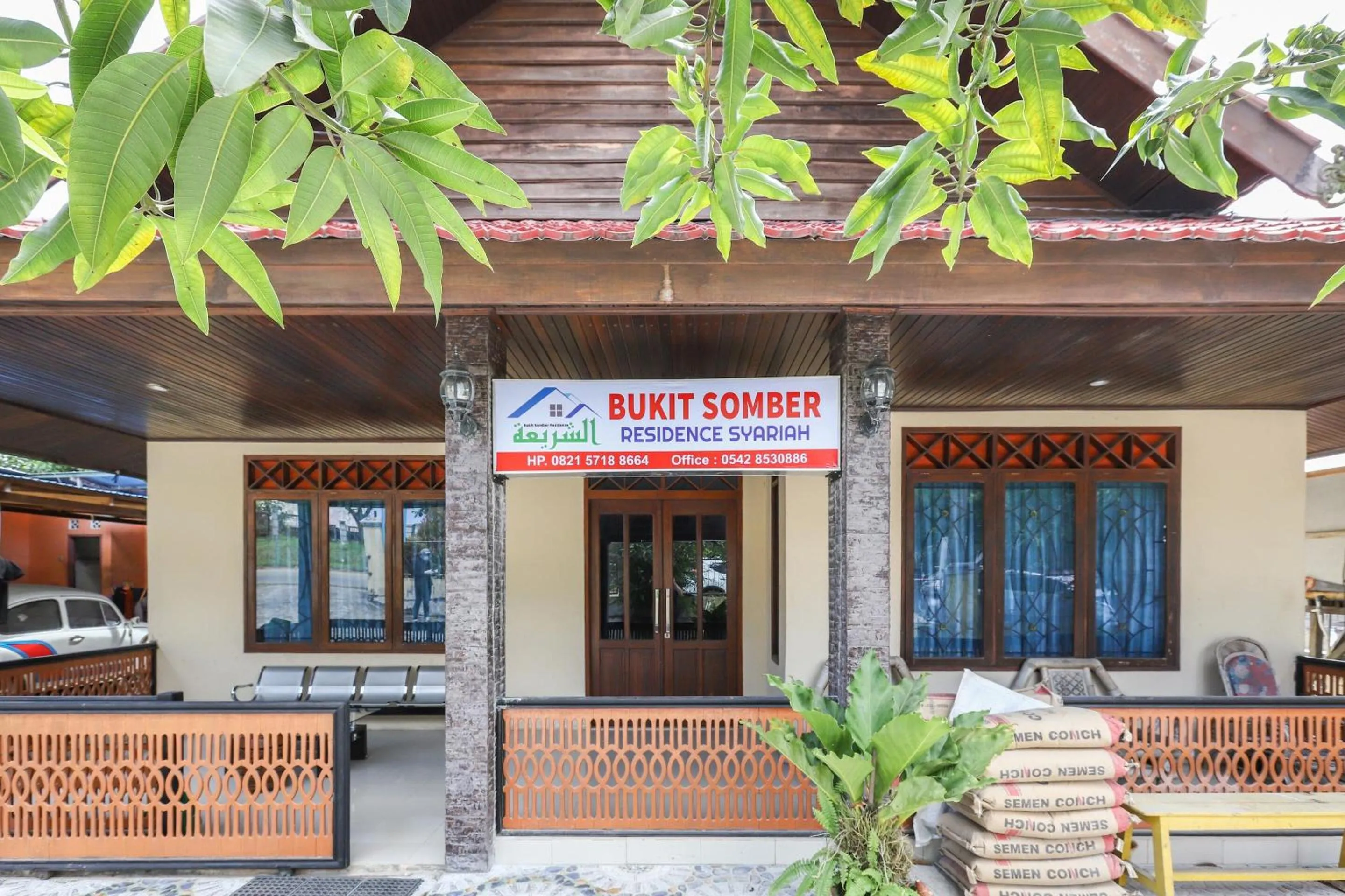 Facade/entrance in Hotel O Bukit Somber Residence Syariah