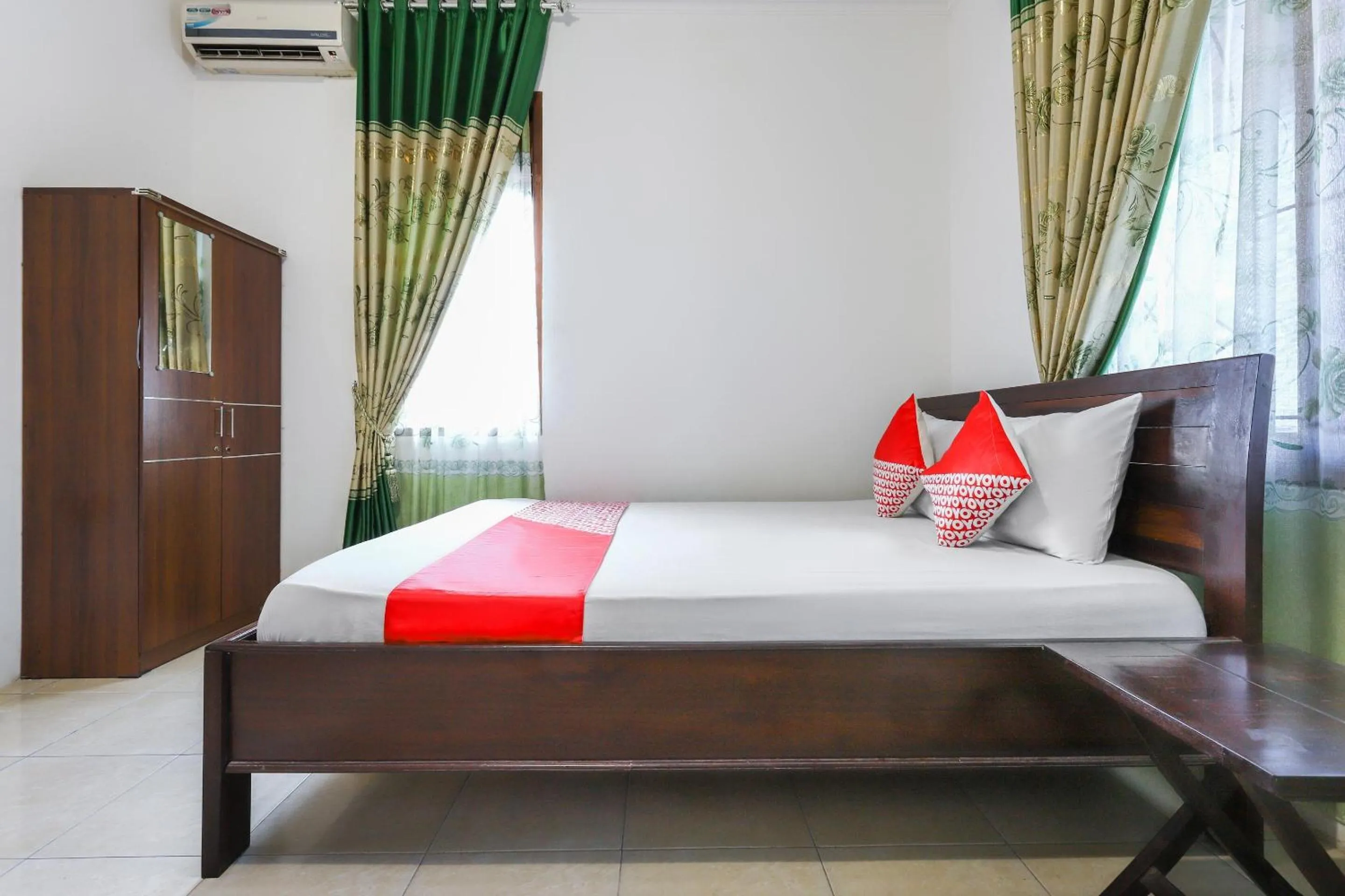Bedroom, Bed in Hotel O Bukit Somber Residence Syariah