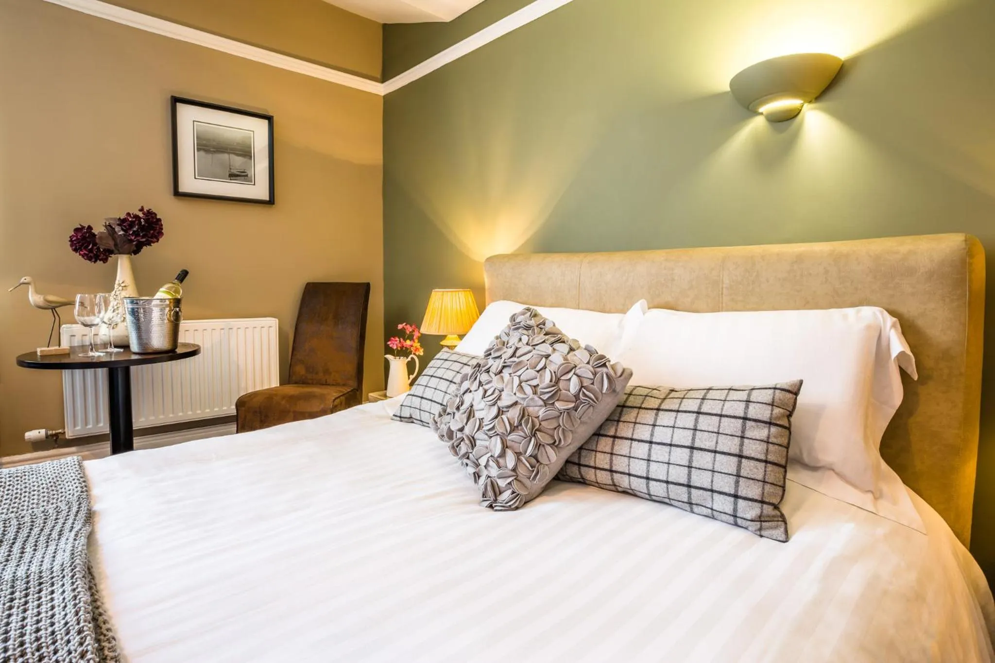 Decorative detail, Bed in The Lounge Hotel & Bar