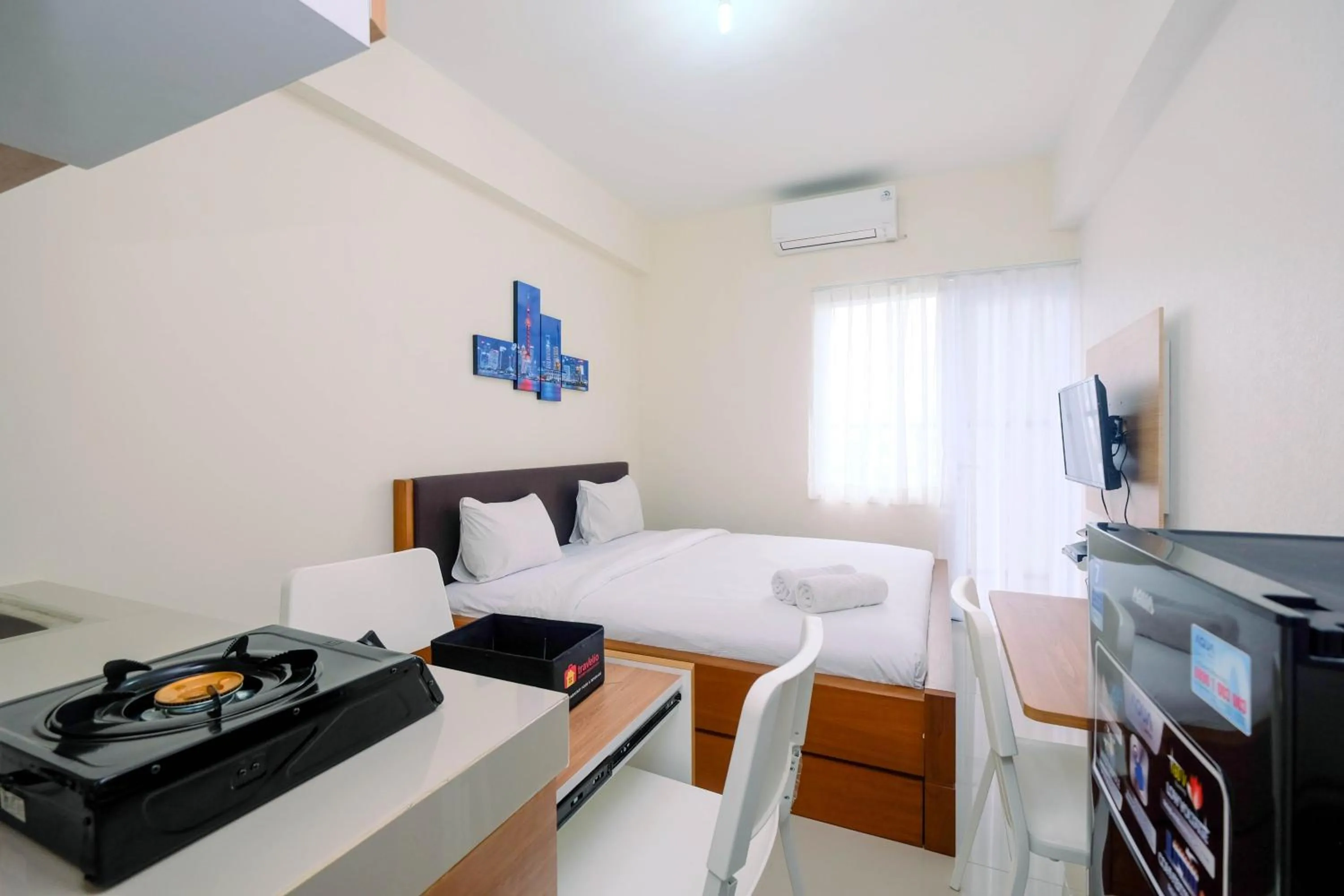 Homey Studio Apartment at Bogorienze By Travelio