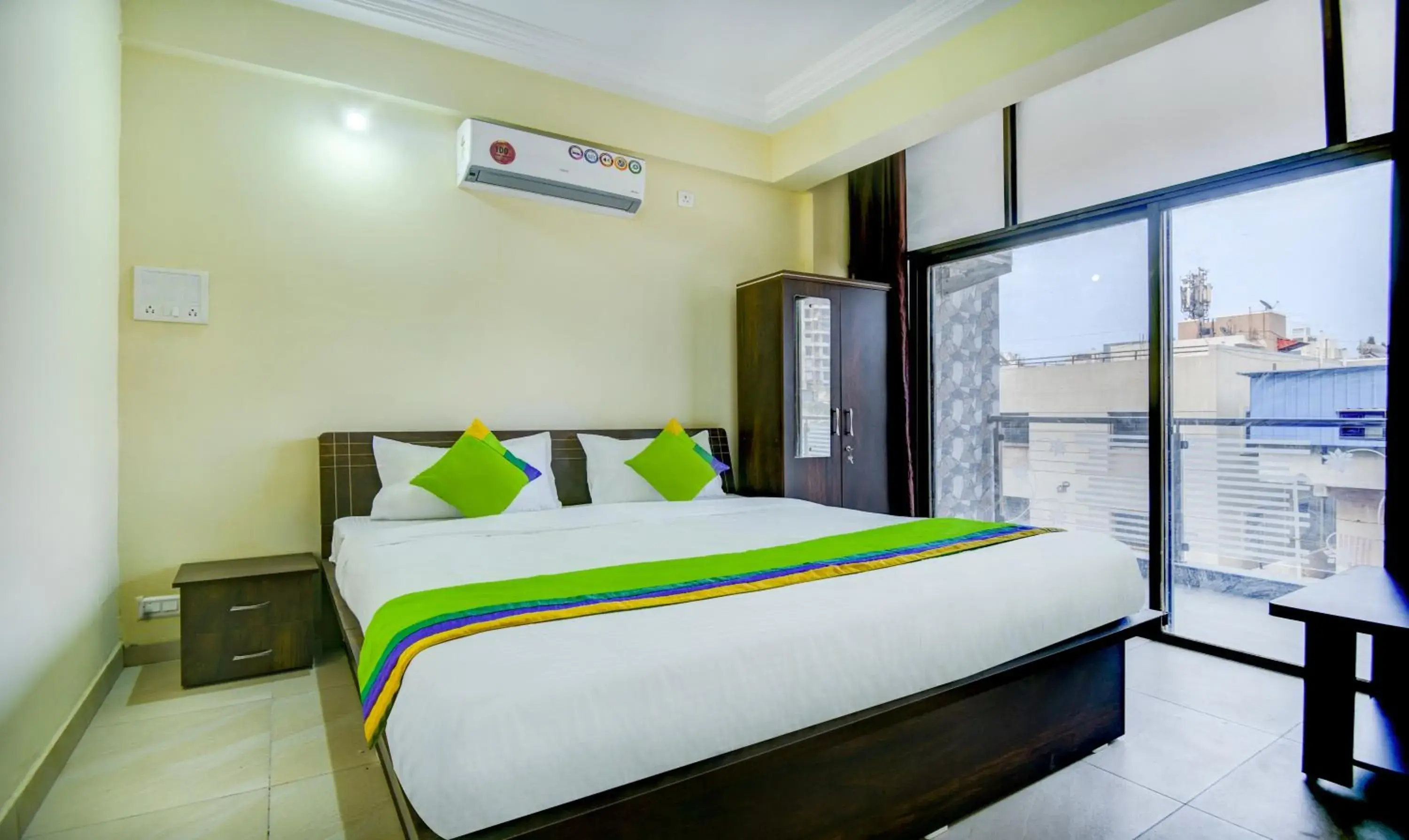 Standard Double Room - single occupancy in Treebo Sayaji Residency Standard Double Room - single occupancy in Treebo Sayaji Residency