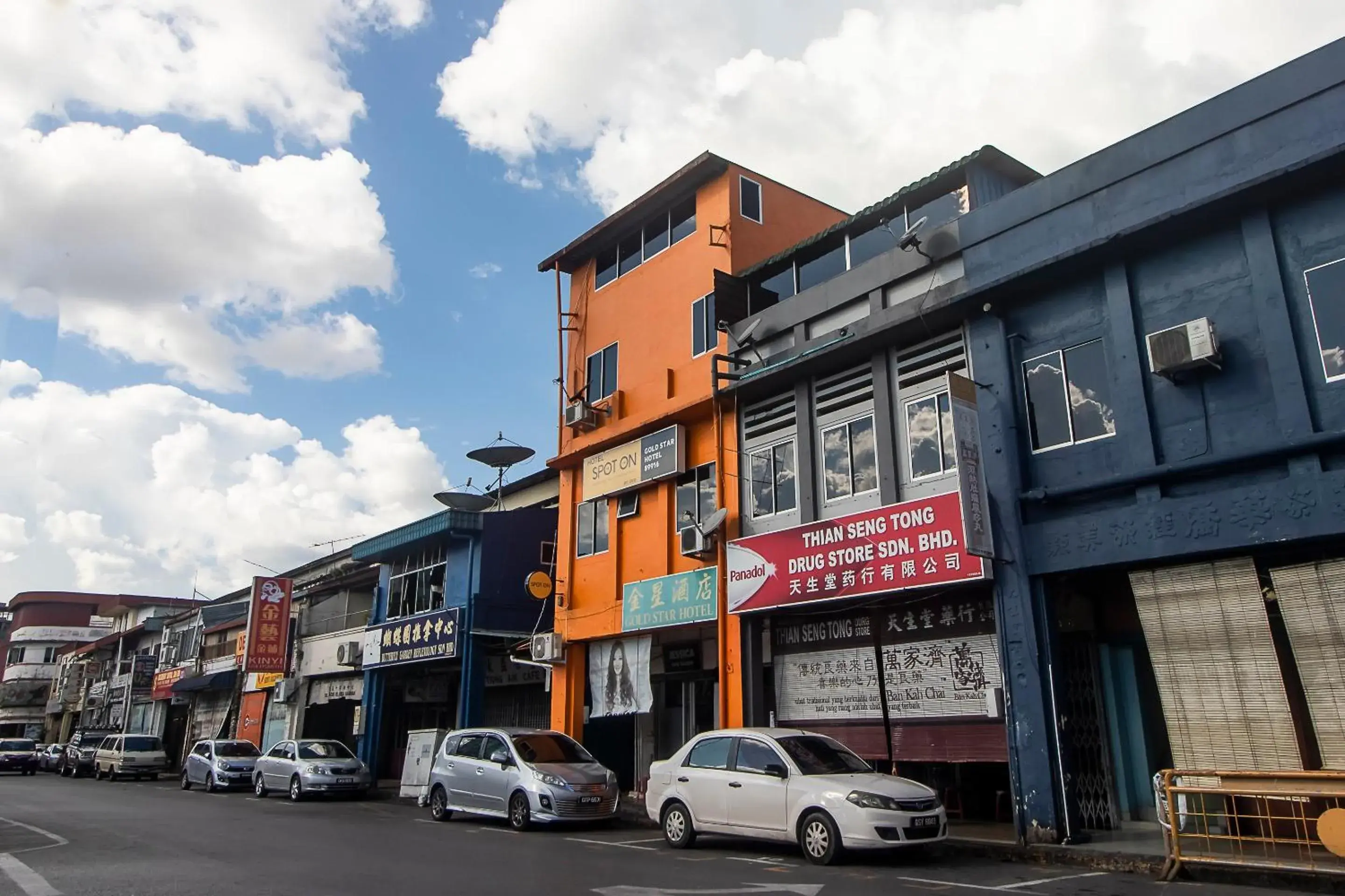 Property building in Hotel O Gold Star Hotel Property building in Hotel O Gold Star Hotel