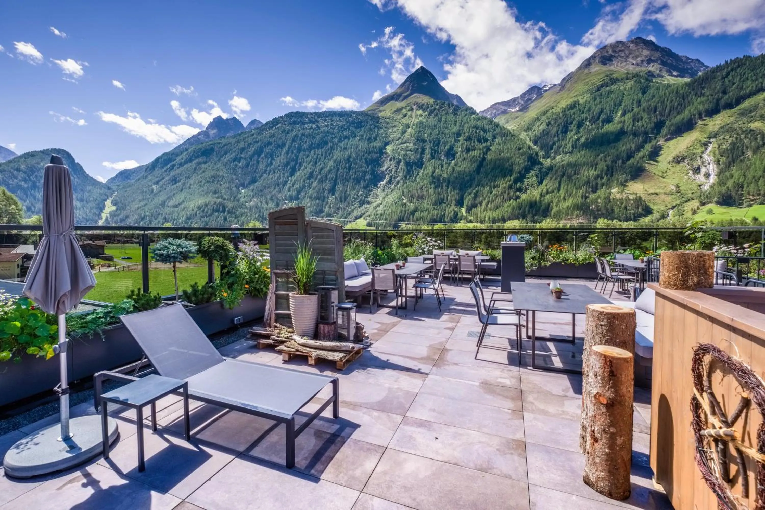 Balcony/Terrace in VIER Studios & Restaurant