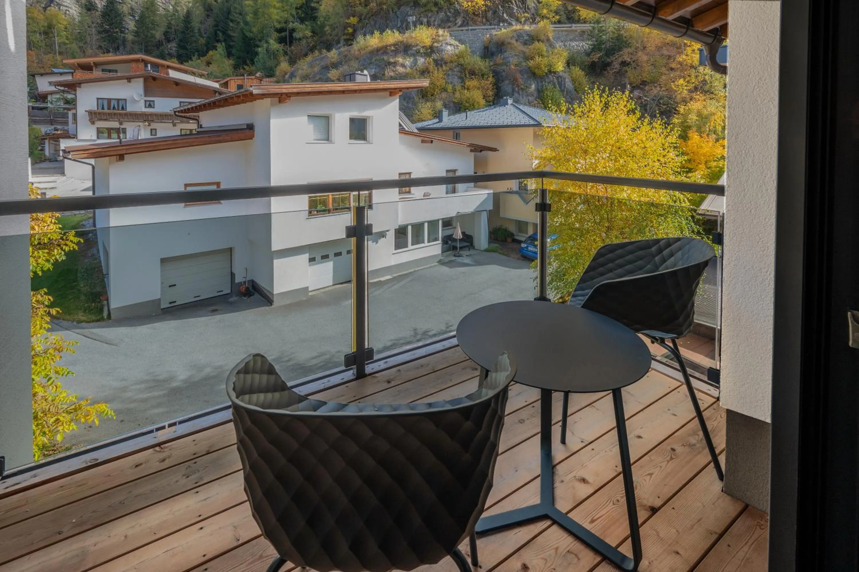 Balcony/Terrace in VIER Studios & Restaurant