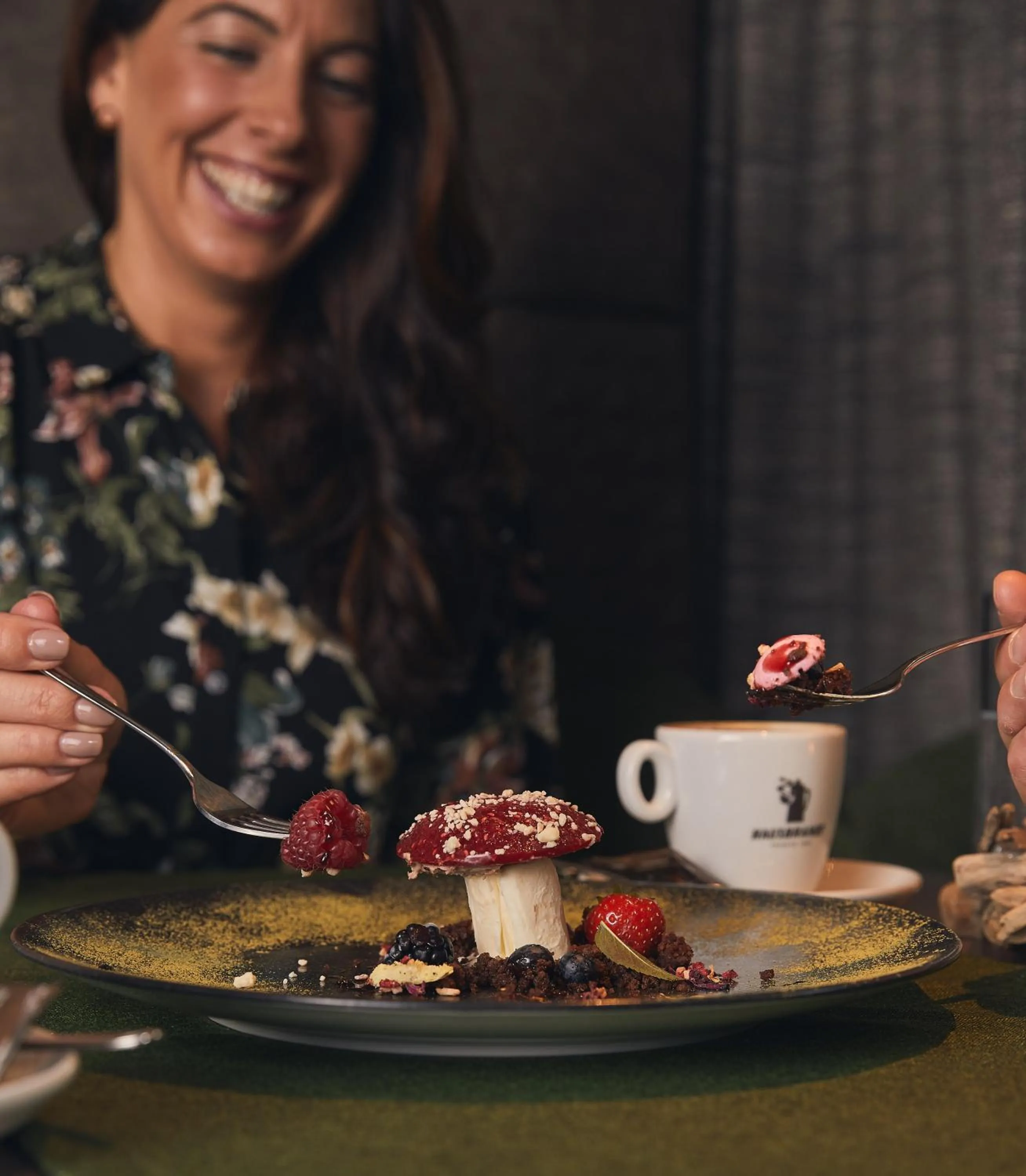 Restaurant/places to eat in VIER Studios & Restaurant