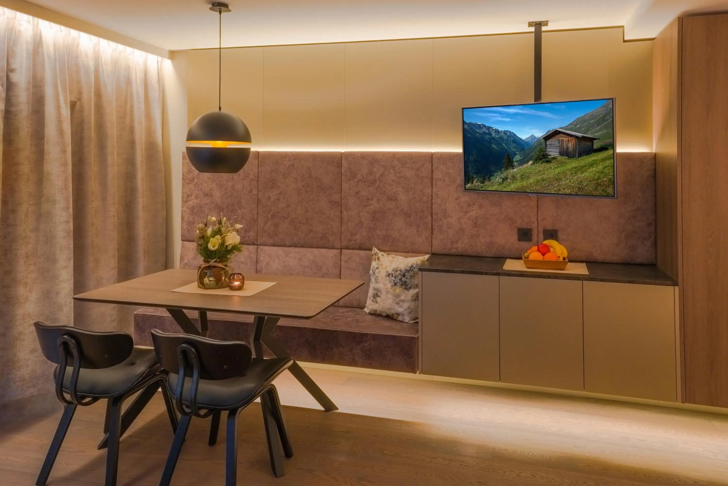 Dining area in VIER Studios & Restaurant